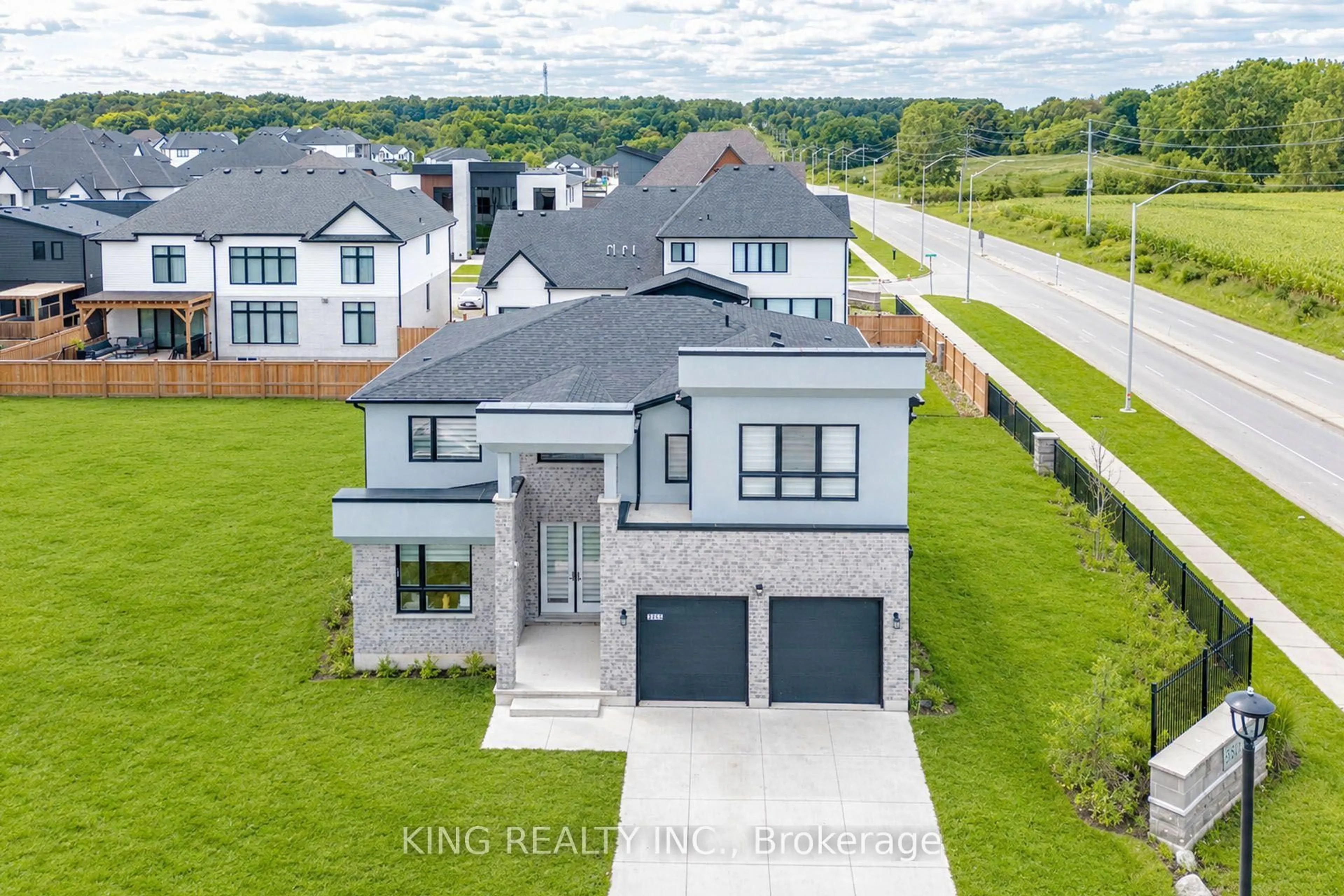 A pic from outside/outdoor area/front of a property/back of a property/a pic from drone, unknown for 3415 Isleworth Rd Rd, London South Ontario N6P 0G8