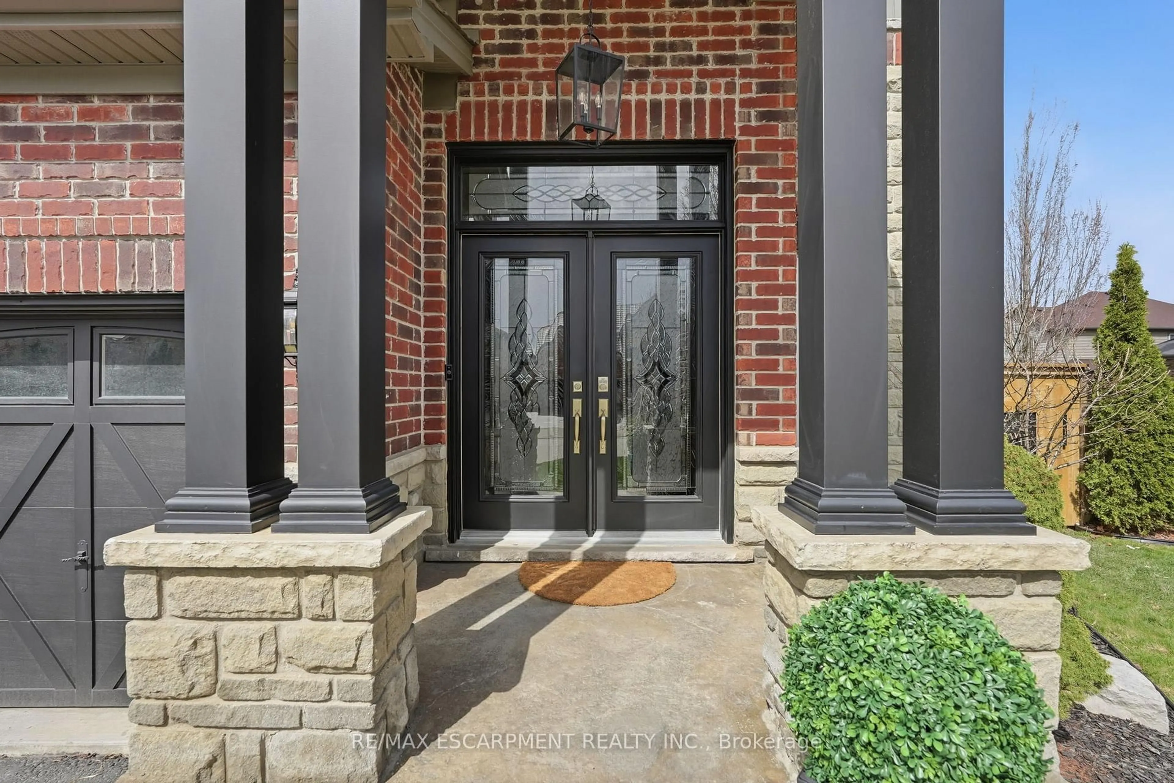 Indoor entryway for 47 Winners Way, Hamilton Ontario L0R 1C0