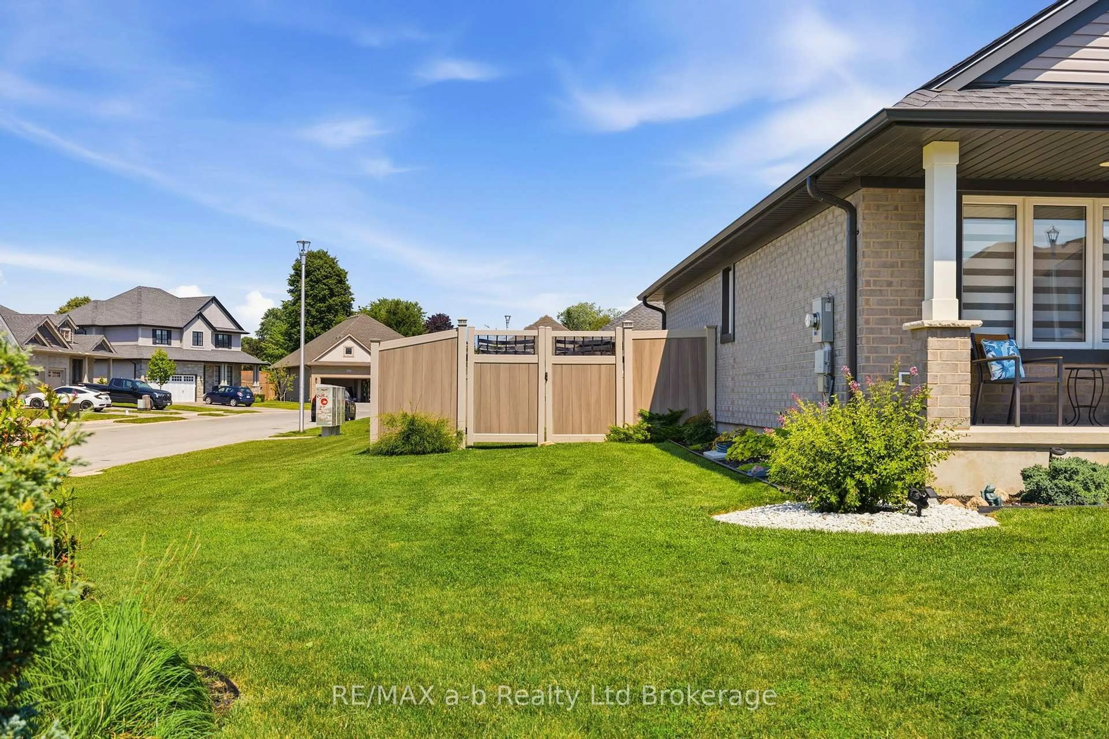 A pic from outside/outdoor area/front of a property/back of a property/a pic from drone, street for 268 Wilson Ave, Tillsonburg Ontario N4G 0H3