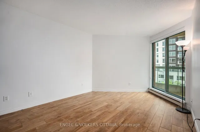 550 Cambridge St #507, Ottawa 2
