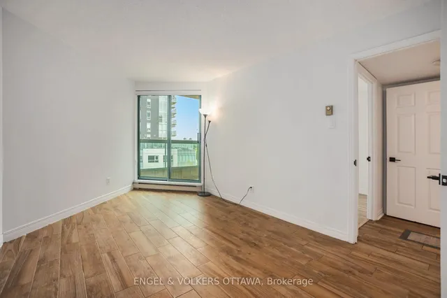 550 Cambridge St #507, Ottawa 3