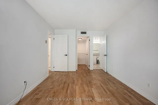 550 Cambridge St #507, Ottawa 4