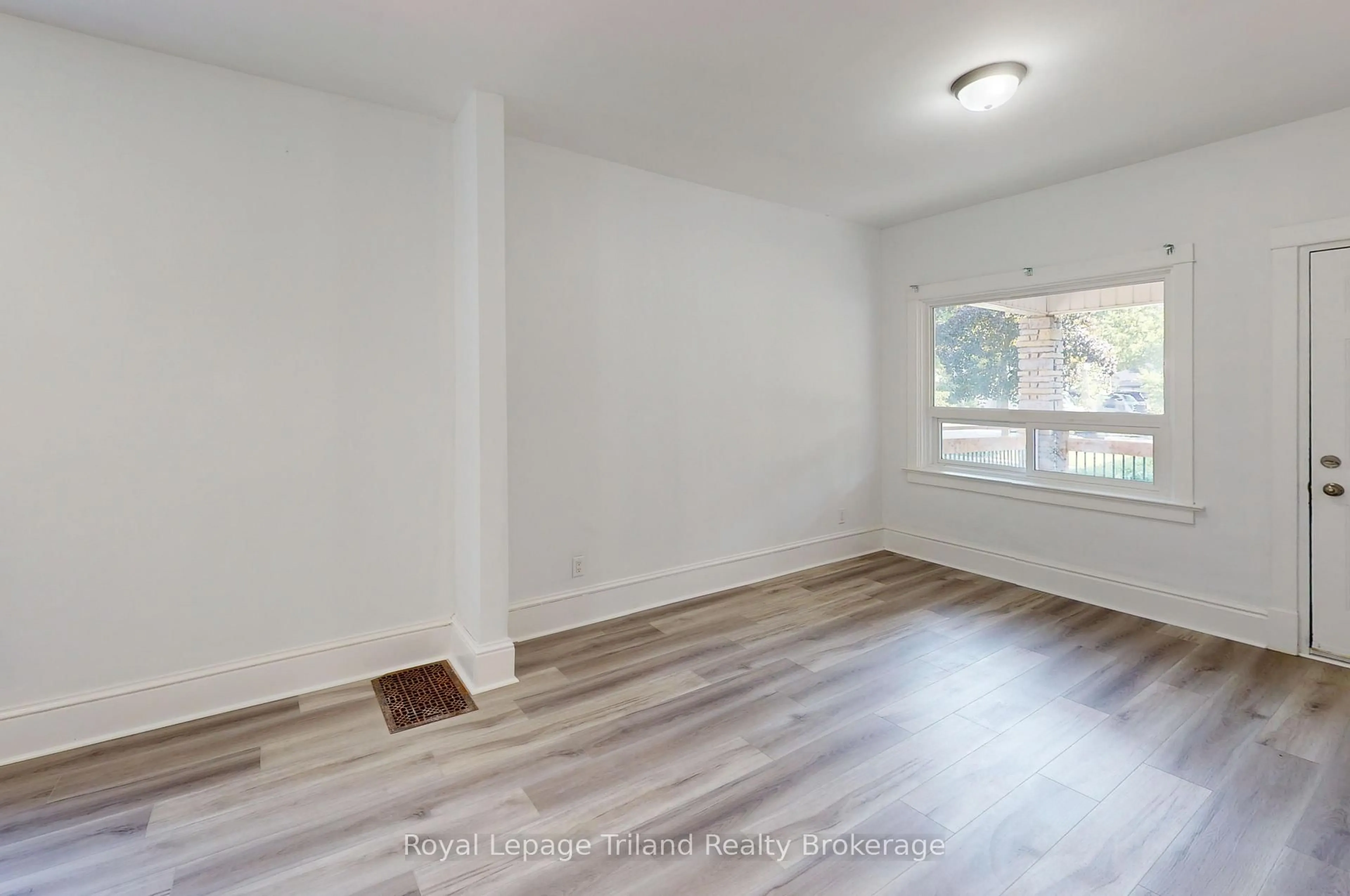 A pic of a room for 279 Vansittart Ave, Woodstock Ontario N4S 6G4