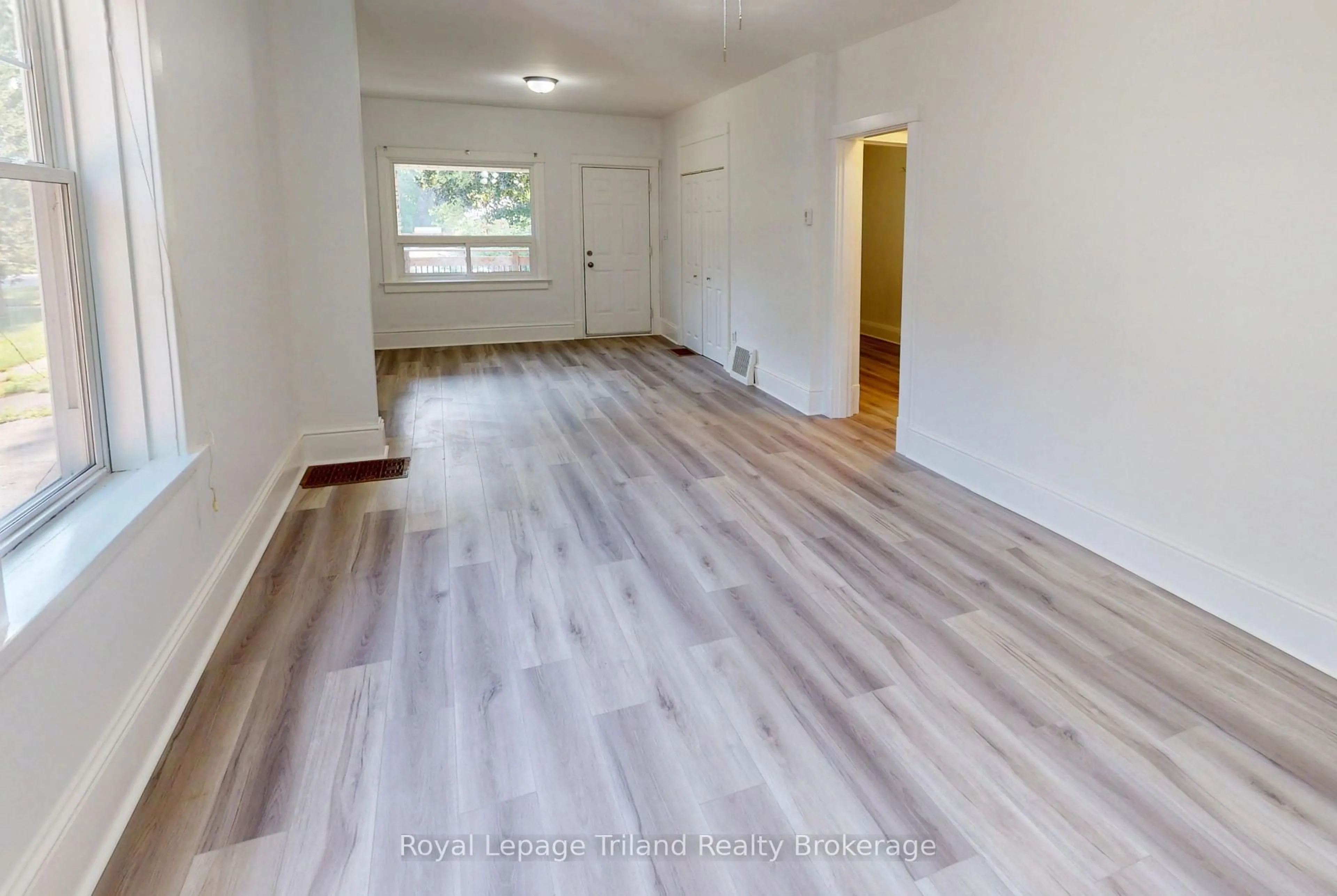 A pic of a room for 279 Vansittart Ave, Woodstock Ontario N4S 6G4