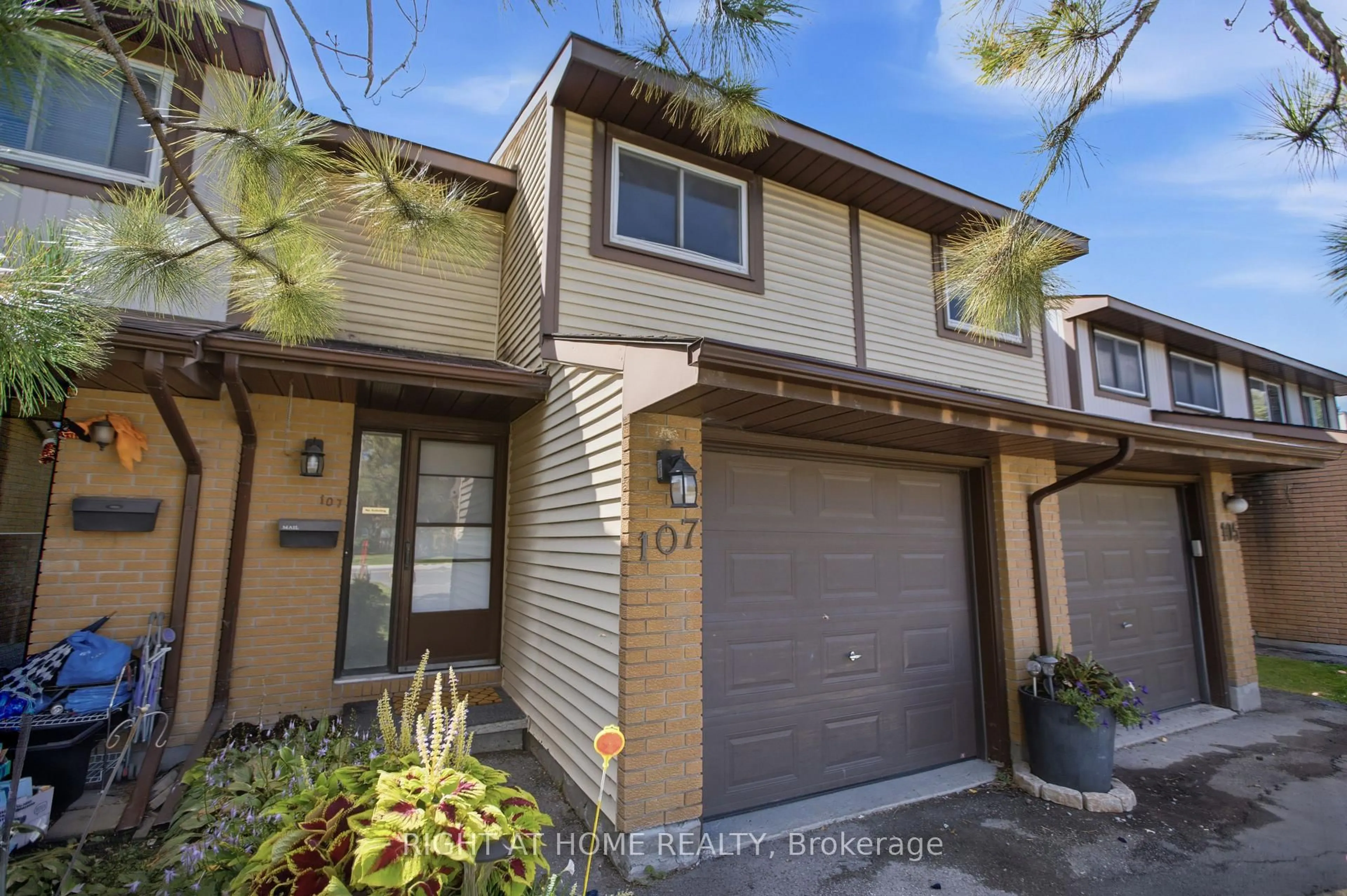 trreb/IMG-X13769958_a2865f25-d922-498a-9848-5383fce1f45d-l.jpg