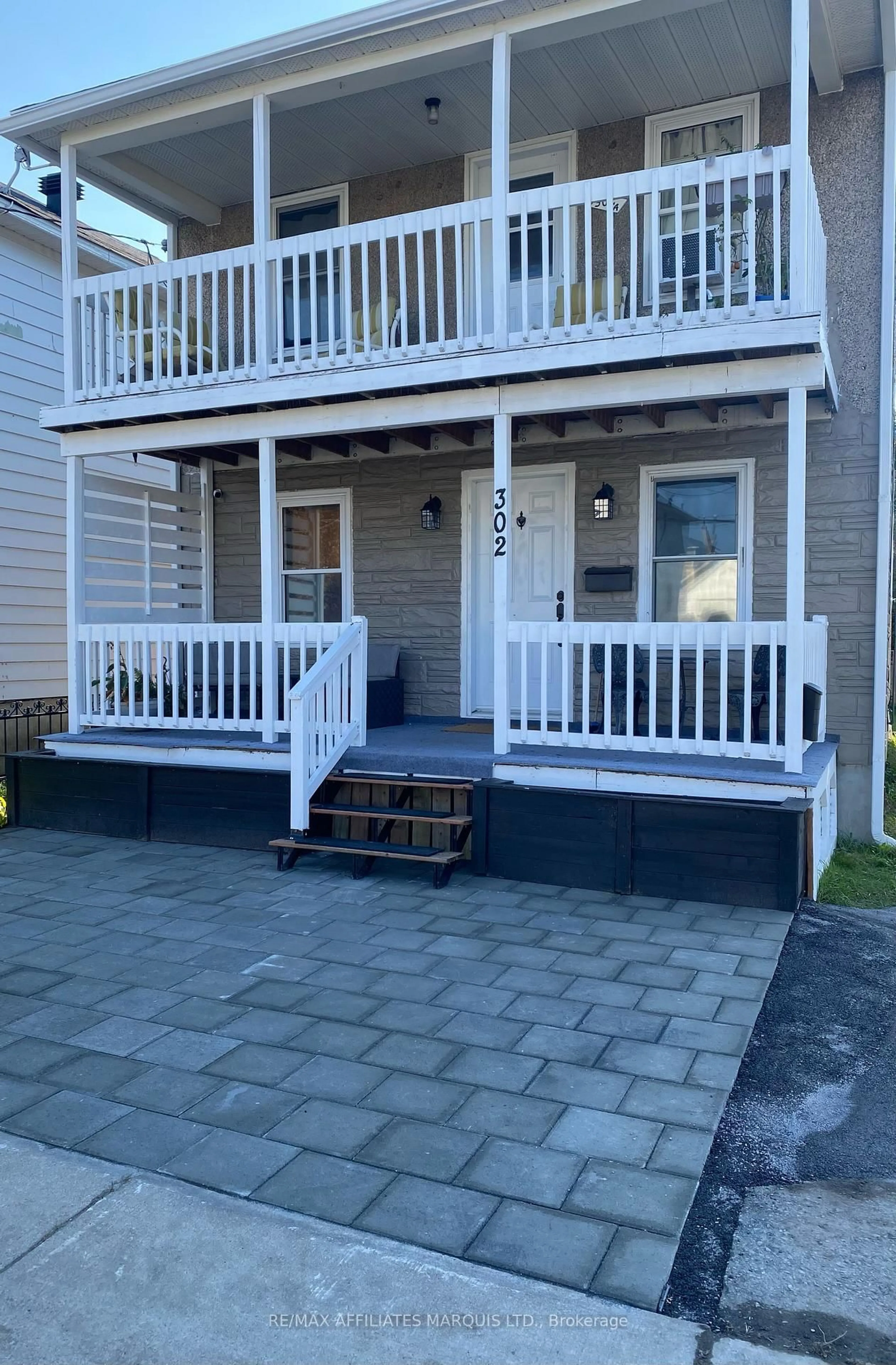 Patio, street for 302 Easton Ave, Cornwall Ontario K6H 1W9