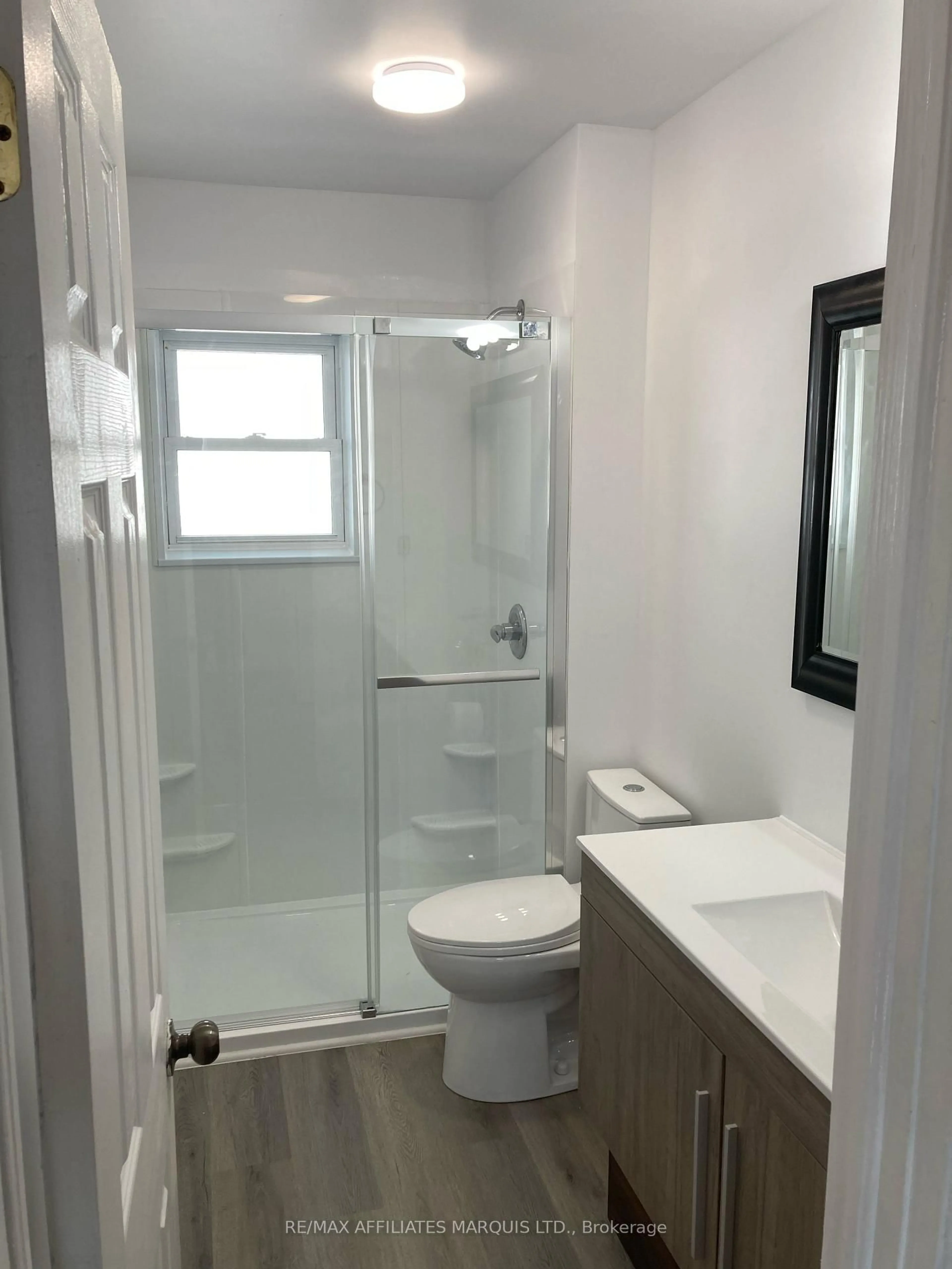 Standard bathroom, unknown for 302 Easton Ave, Cornwall Ontario K6H 1W9