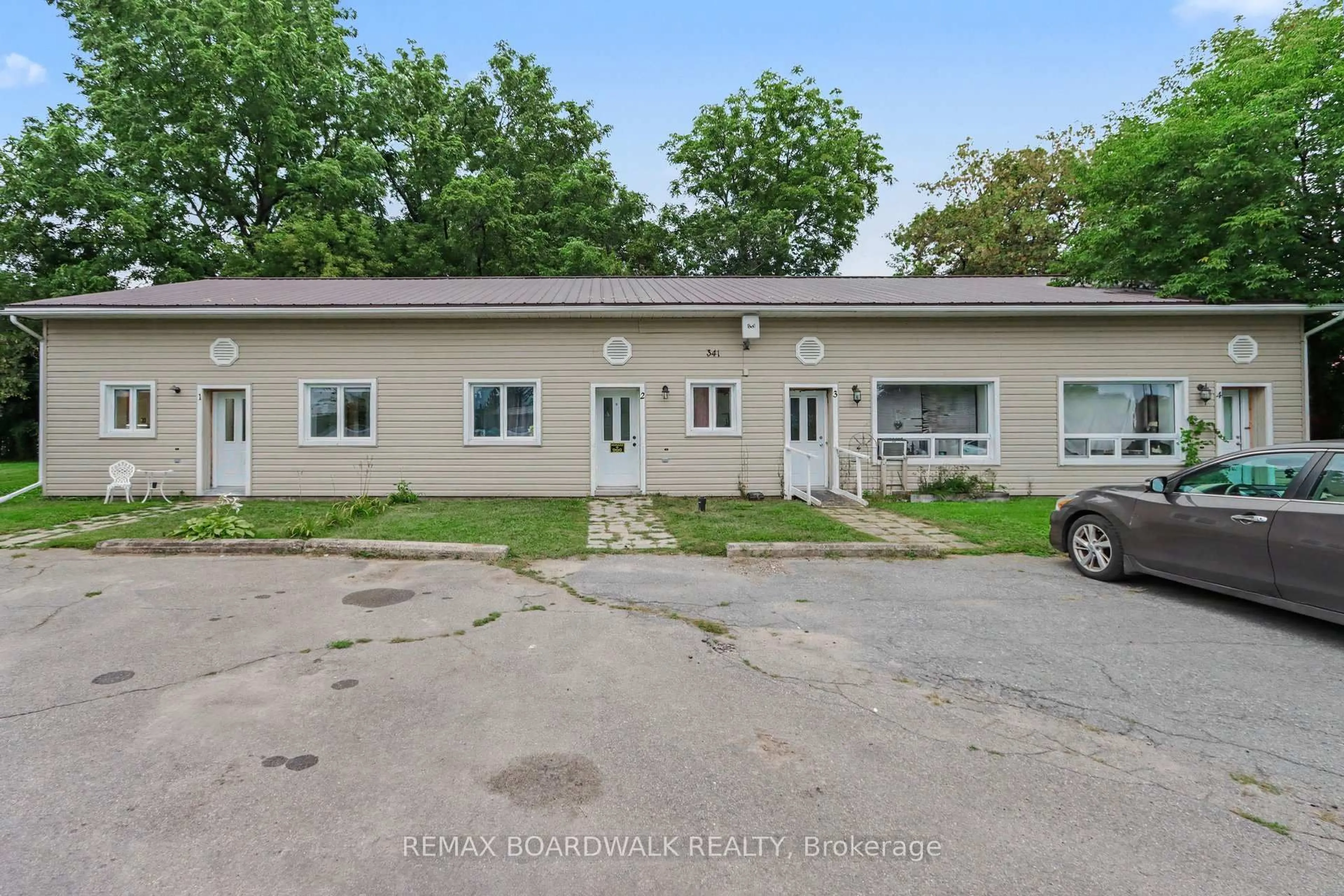 A pic from outside/outdoor area/front of a property/back of a property/a pic from drone, building for 341 New St, Edwardsburgh/Cardinal Ontario K0E 1E0