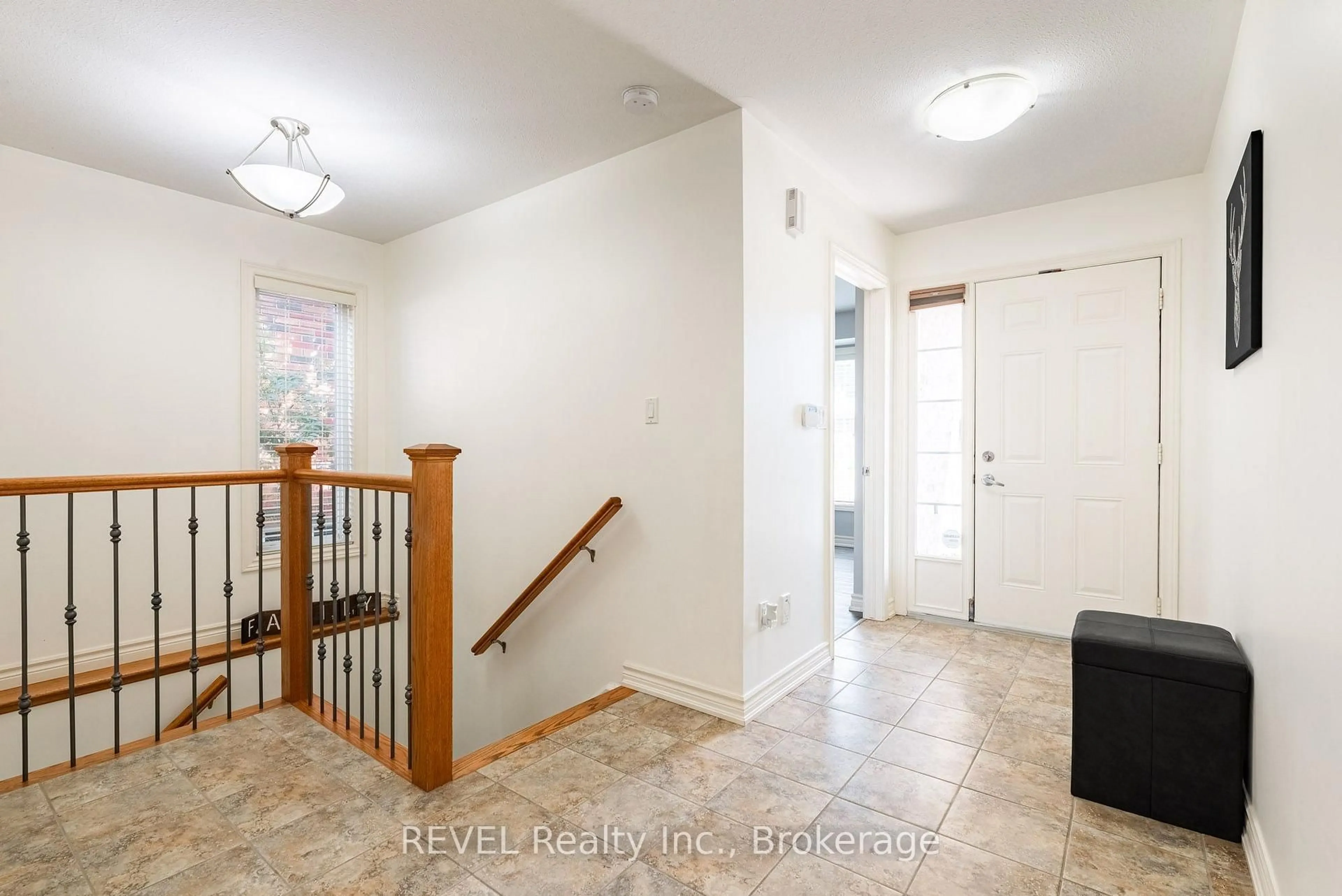 Indoor entryway for 23 Myrtle Ave, St. Catharines Ontario L2M 5W2