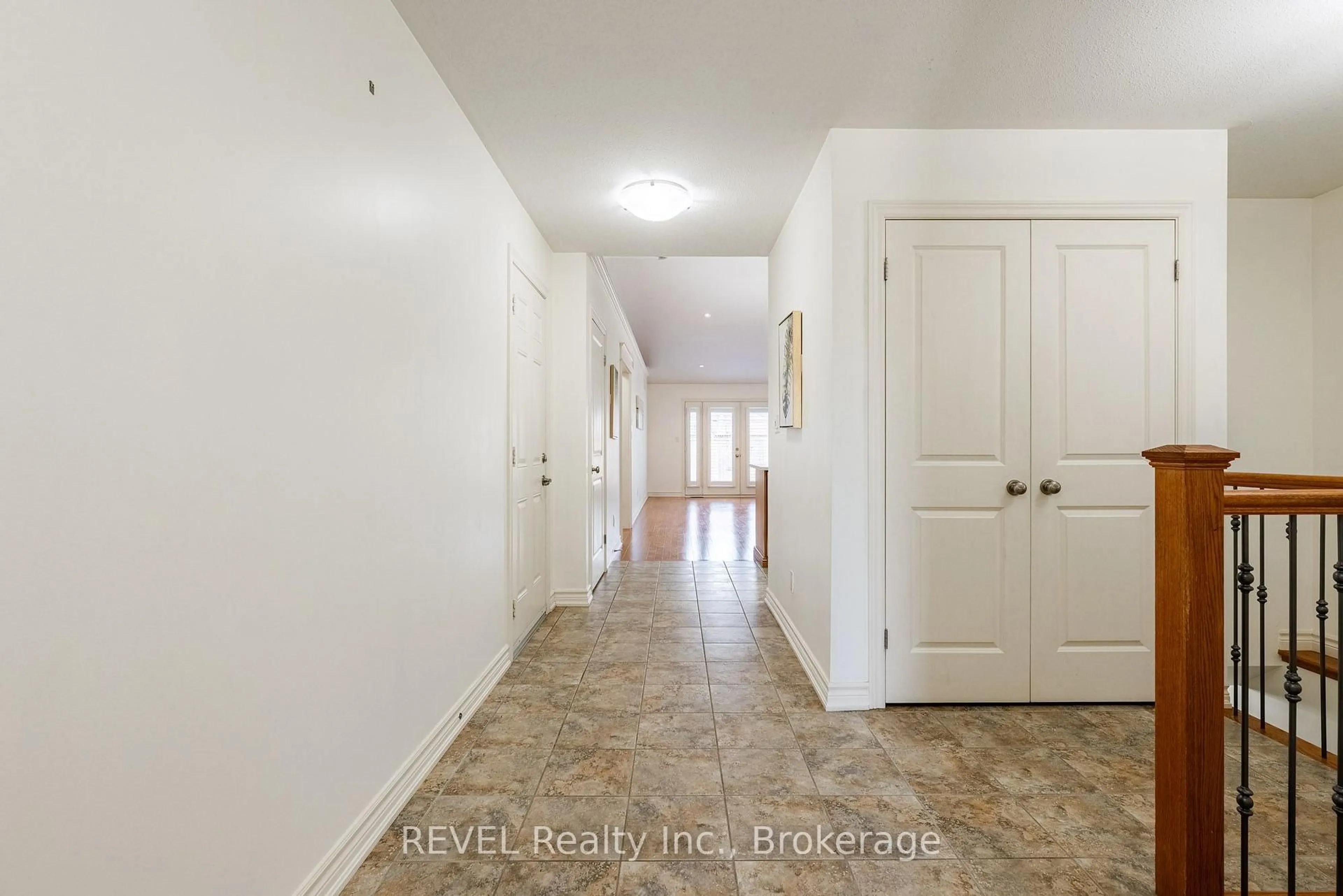 Indoor entryway for 23 Myrtle Ave, St. Catharines Ontario L2M 5W2