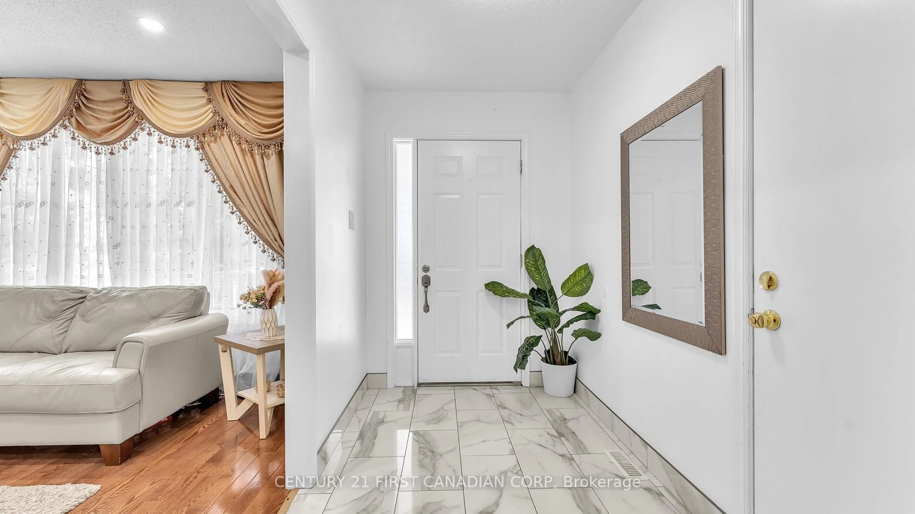 Indoor entryway for 146 Colette Dr, London South Ontario N6E 3R2