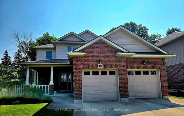 5 Fairfield Dr, Stratford