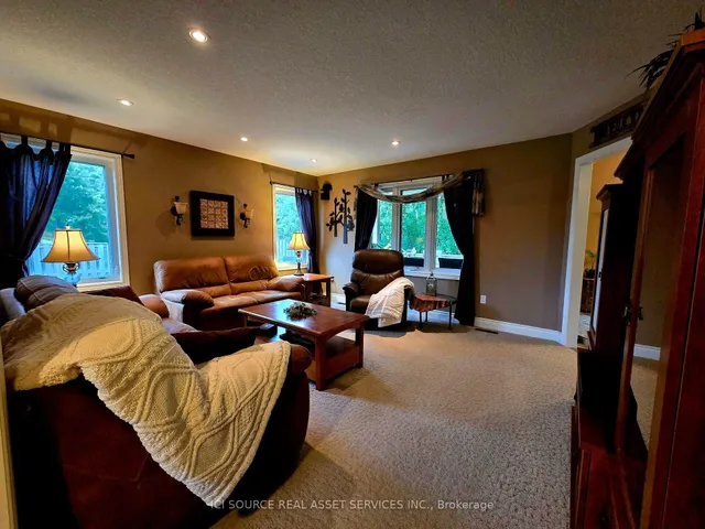 5 Fairfield Dr, Stratford 5