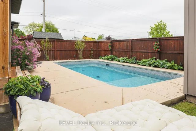 15 Willowbrook Dr, Welland 5