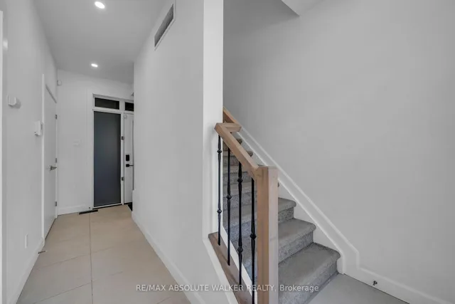 10 Chapleau Ave #A, Ottawa 4
