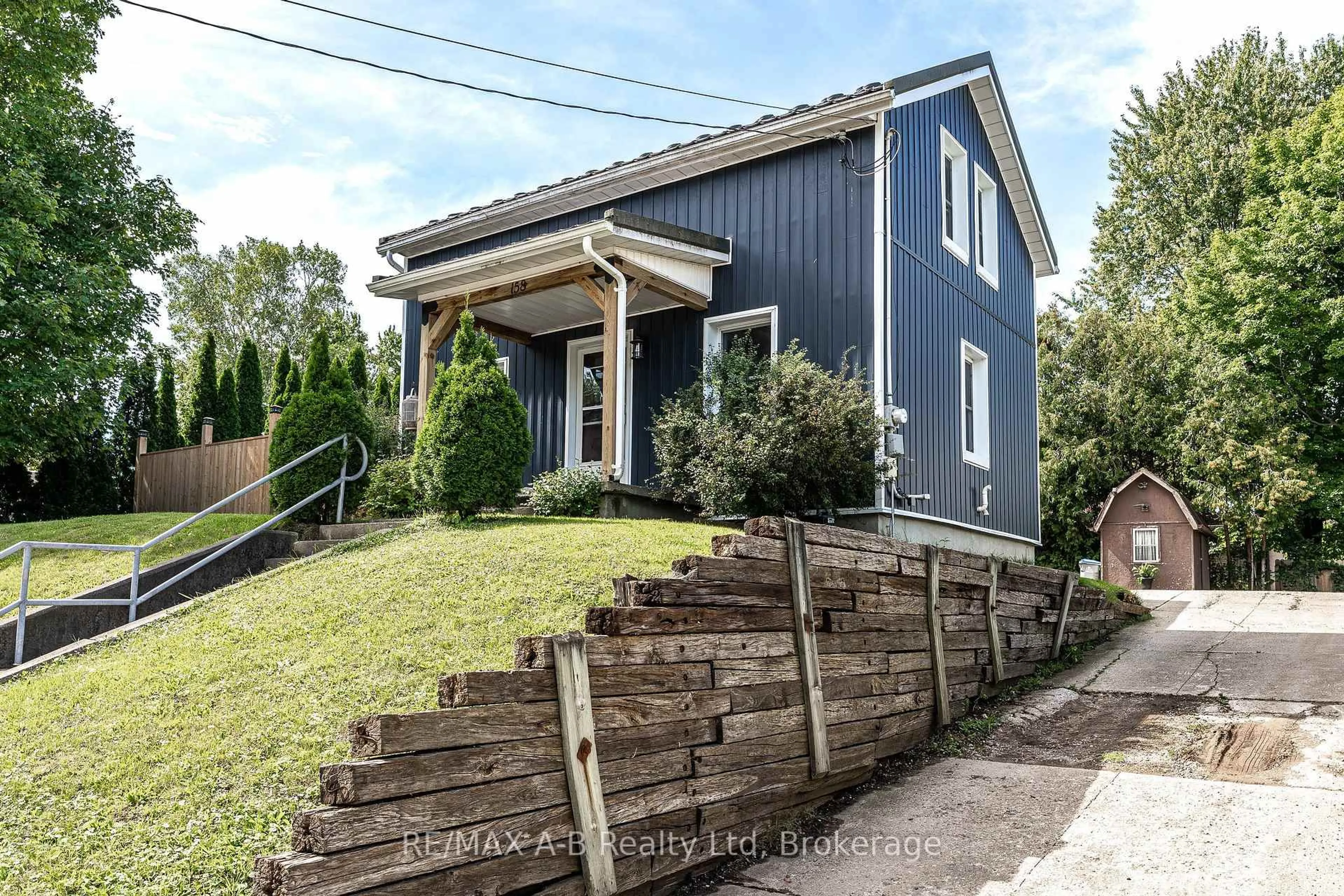 Unknown for 158 James St, St. Marys Ontario N4X 1B3