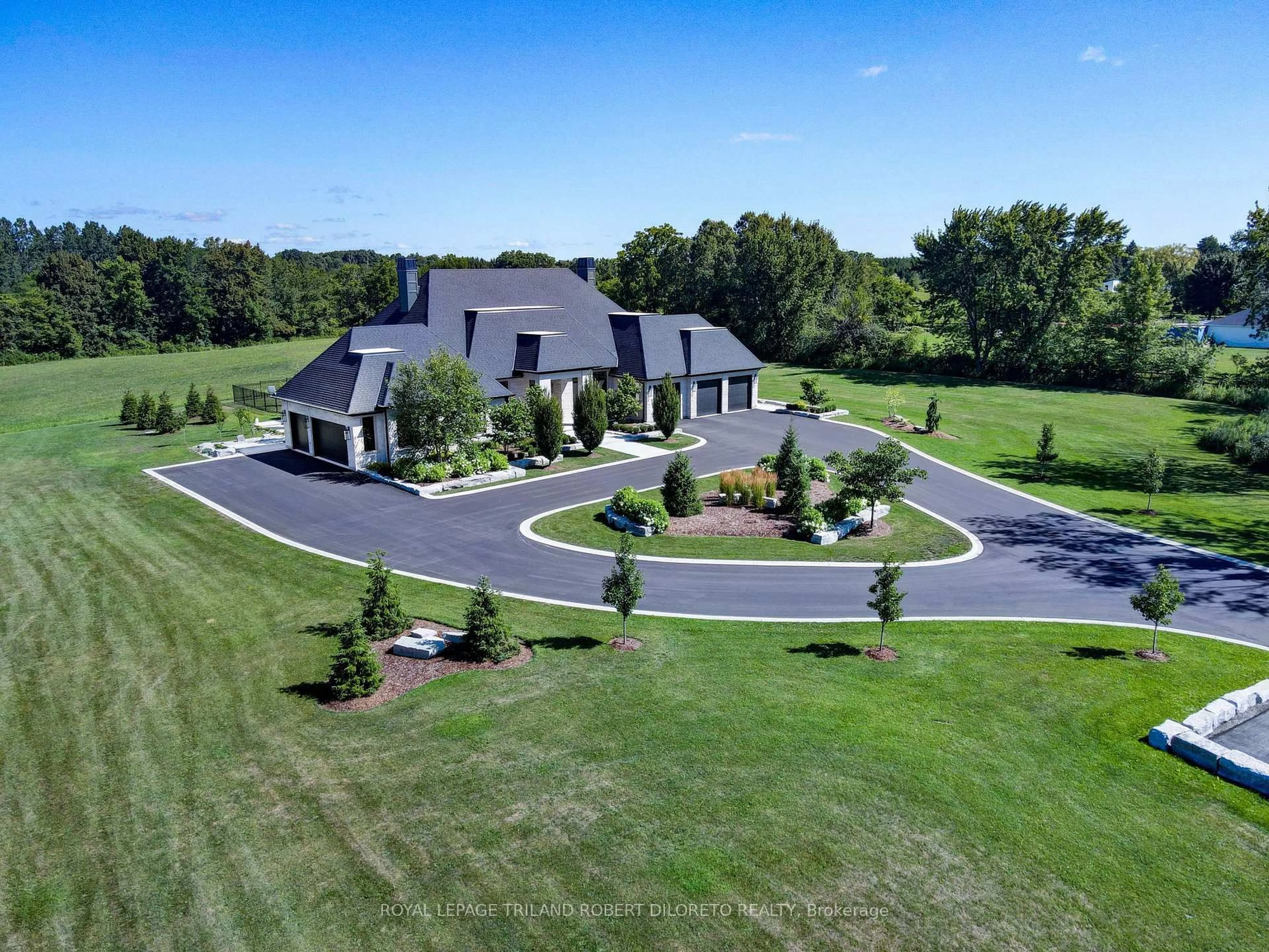 A pic from outside/outdoor area/front of a property/back of a property/a pic from drone, unknown for 1681 Gainsborough Rd, London North Ontario N6H 5L2