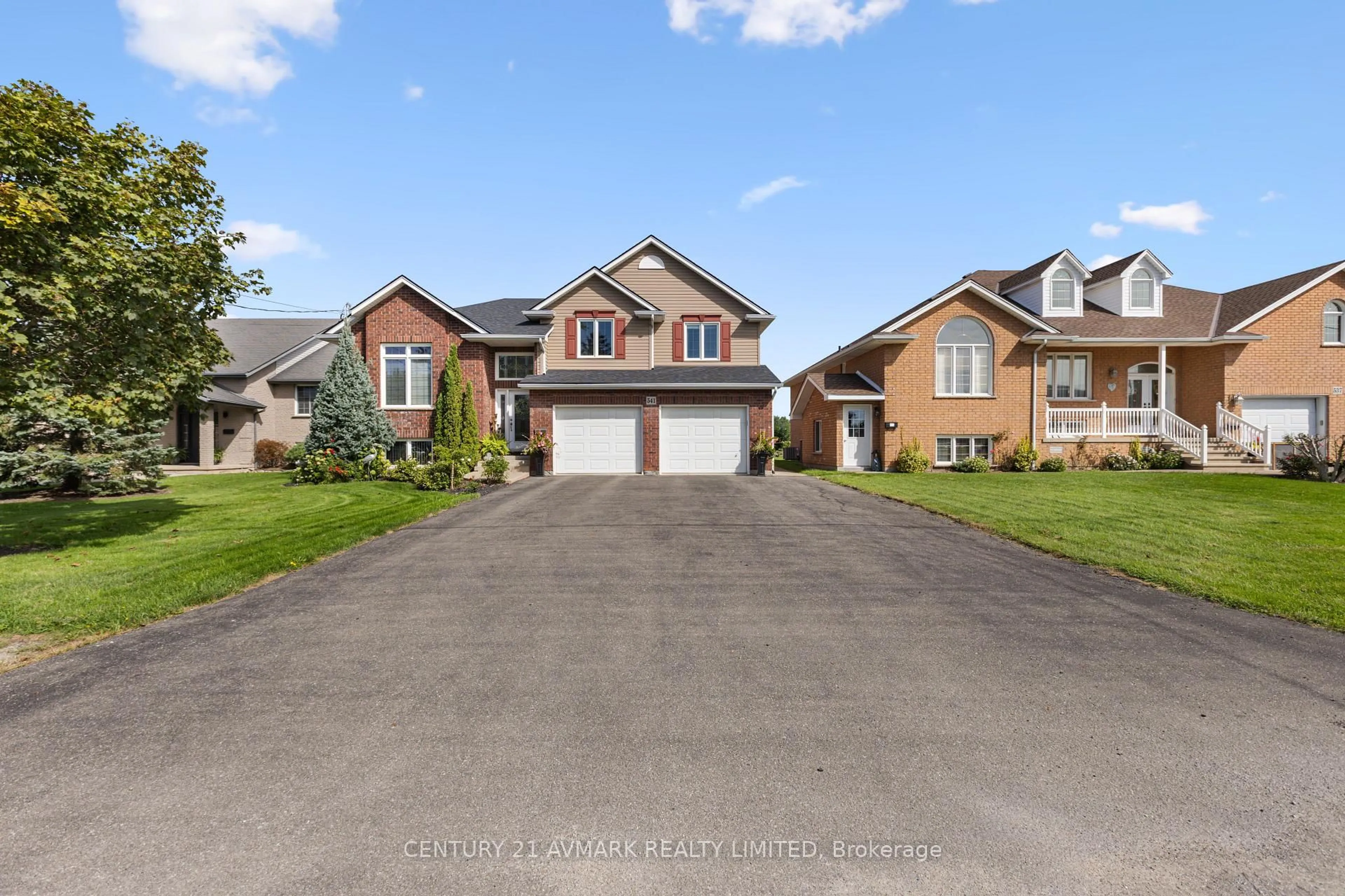 Home with brick exterior material, street for 541 Barrick Rd, Port Colborne Ontario L3K 4C1