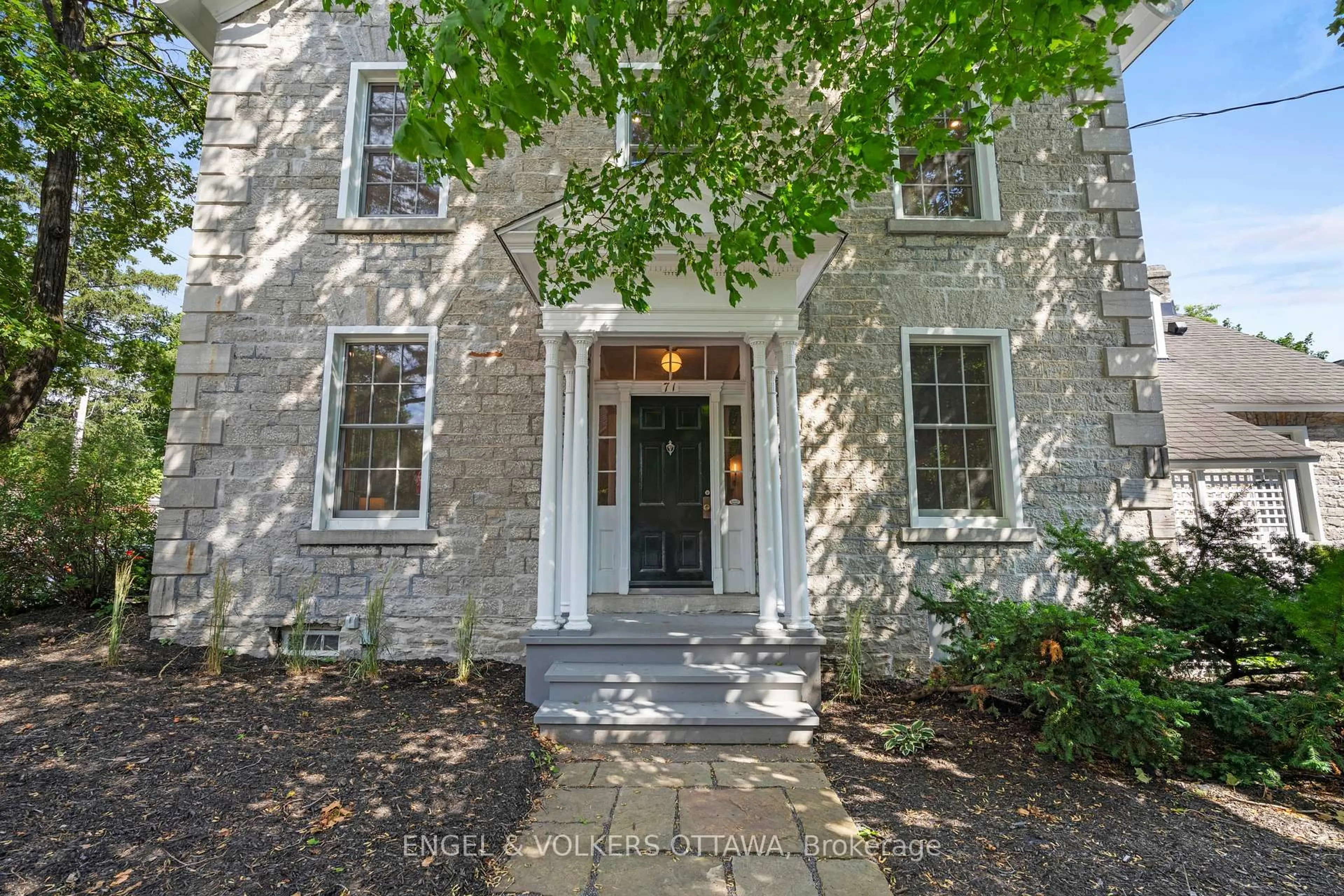 Unknown for 71 Thomas St, Ottawa Ontario K1M 1M7