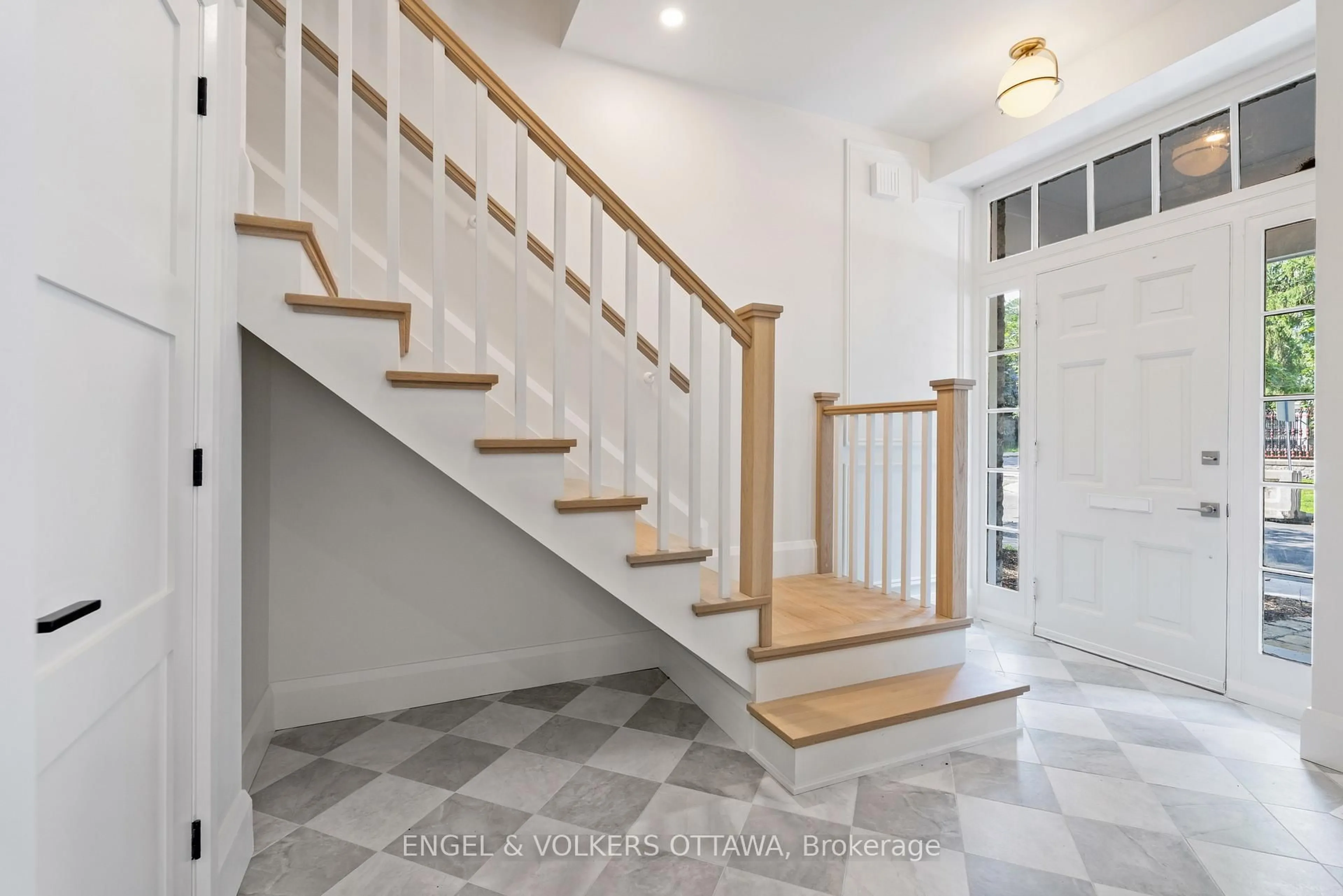 Stairs for 35 Mackay St, Ottawa Ontario K1M 2B2