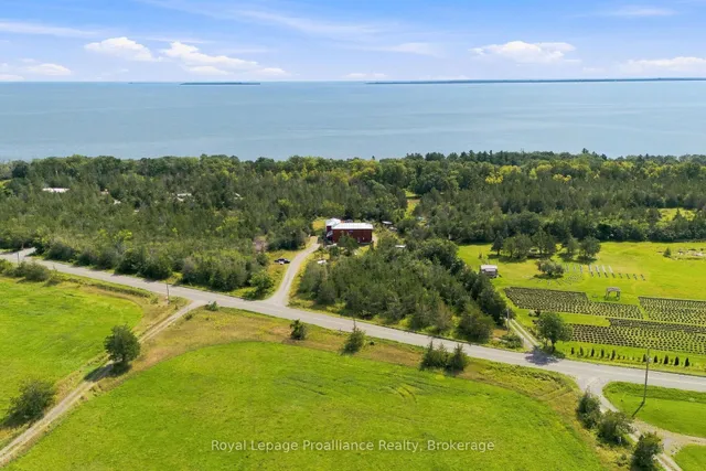 3646 County Road 8, Prince Edward County 2