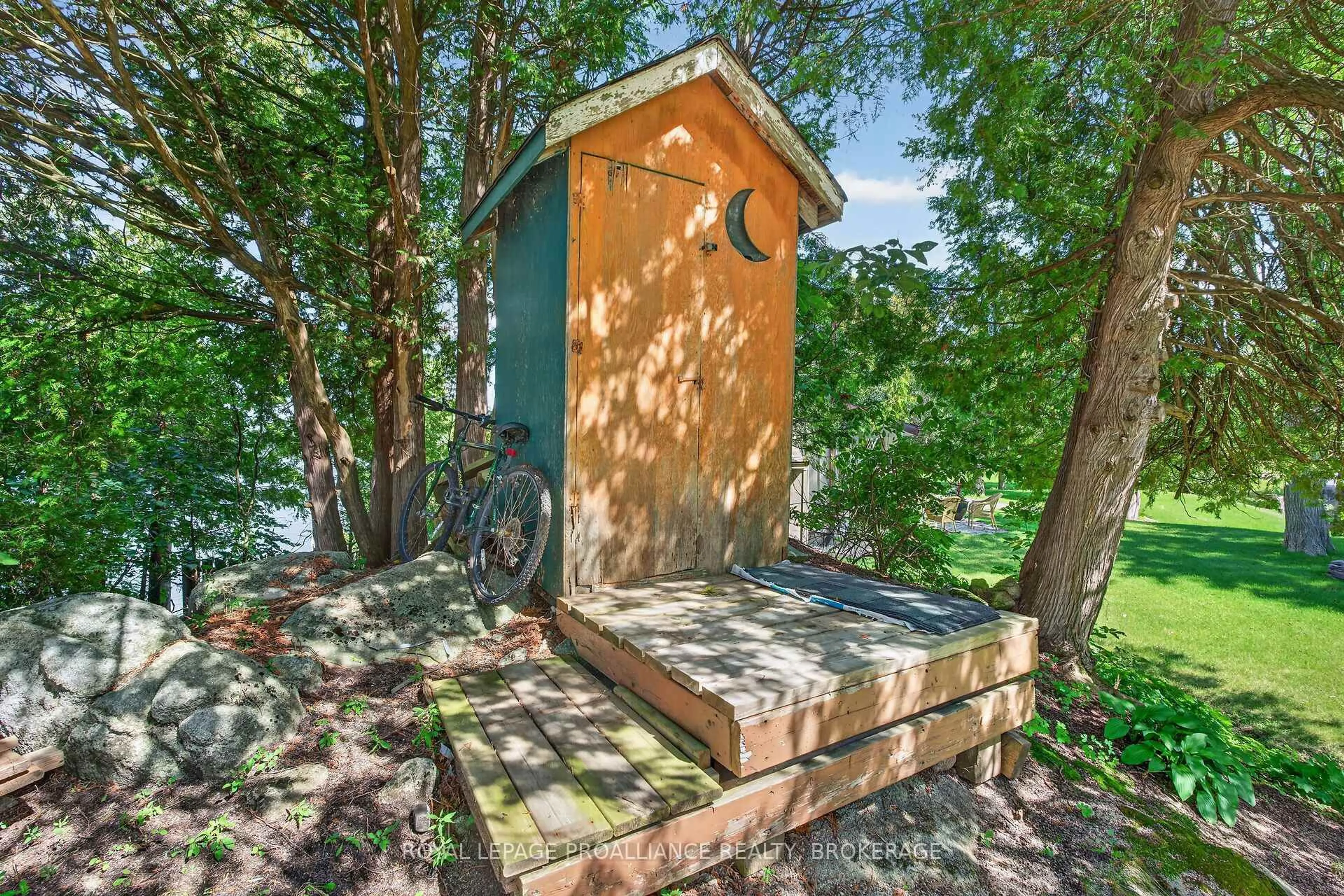 Shed for 1006 Rocky Shore Lane, Hartington Ontario K0H 1W0
