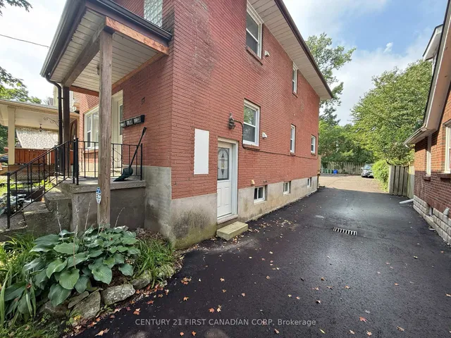 17 Carfrae Cres, London South 2