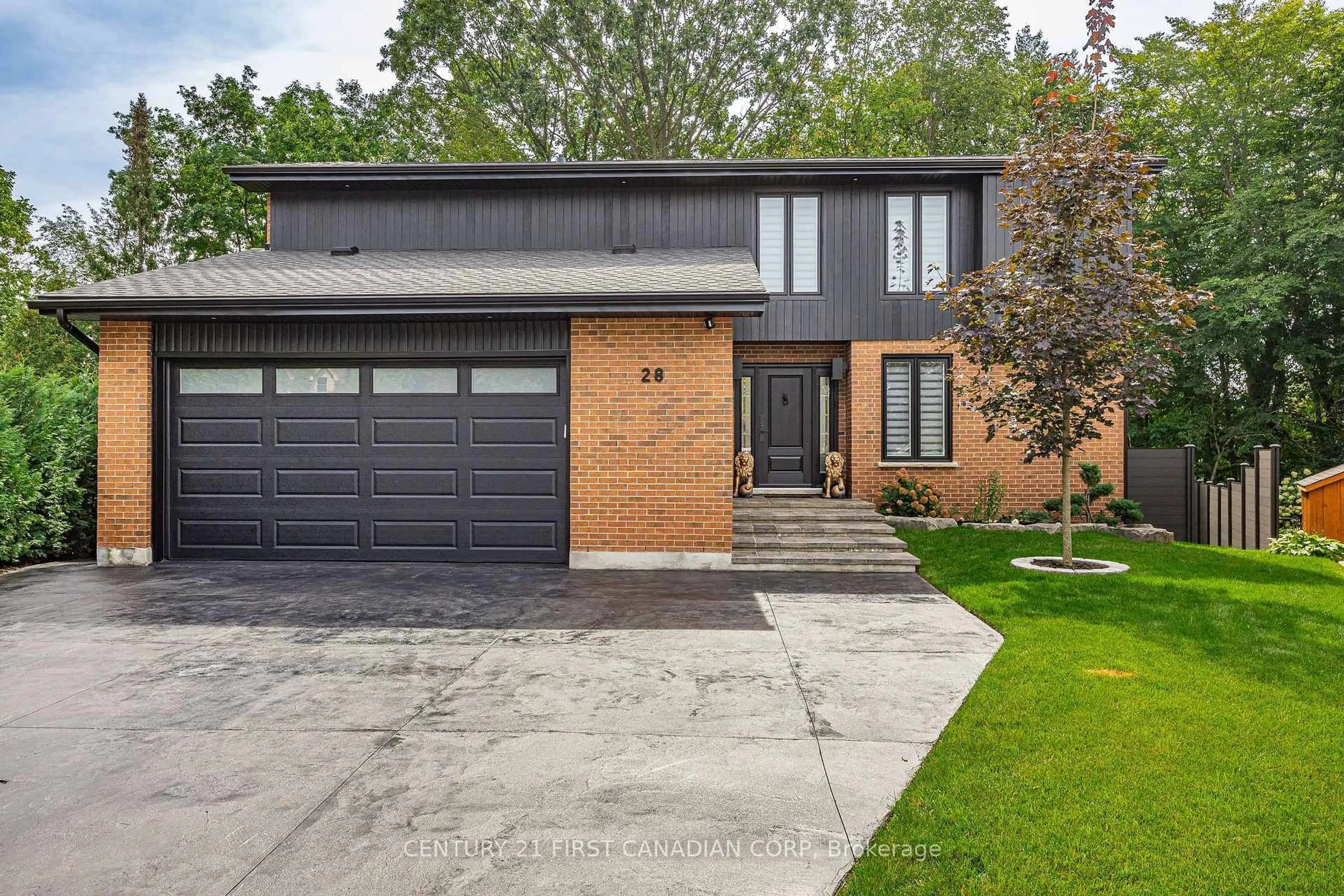 Home with brick exterior material, street for 28 Lindbrook Crt, London North Ontario N5X 2L3