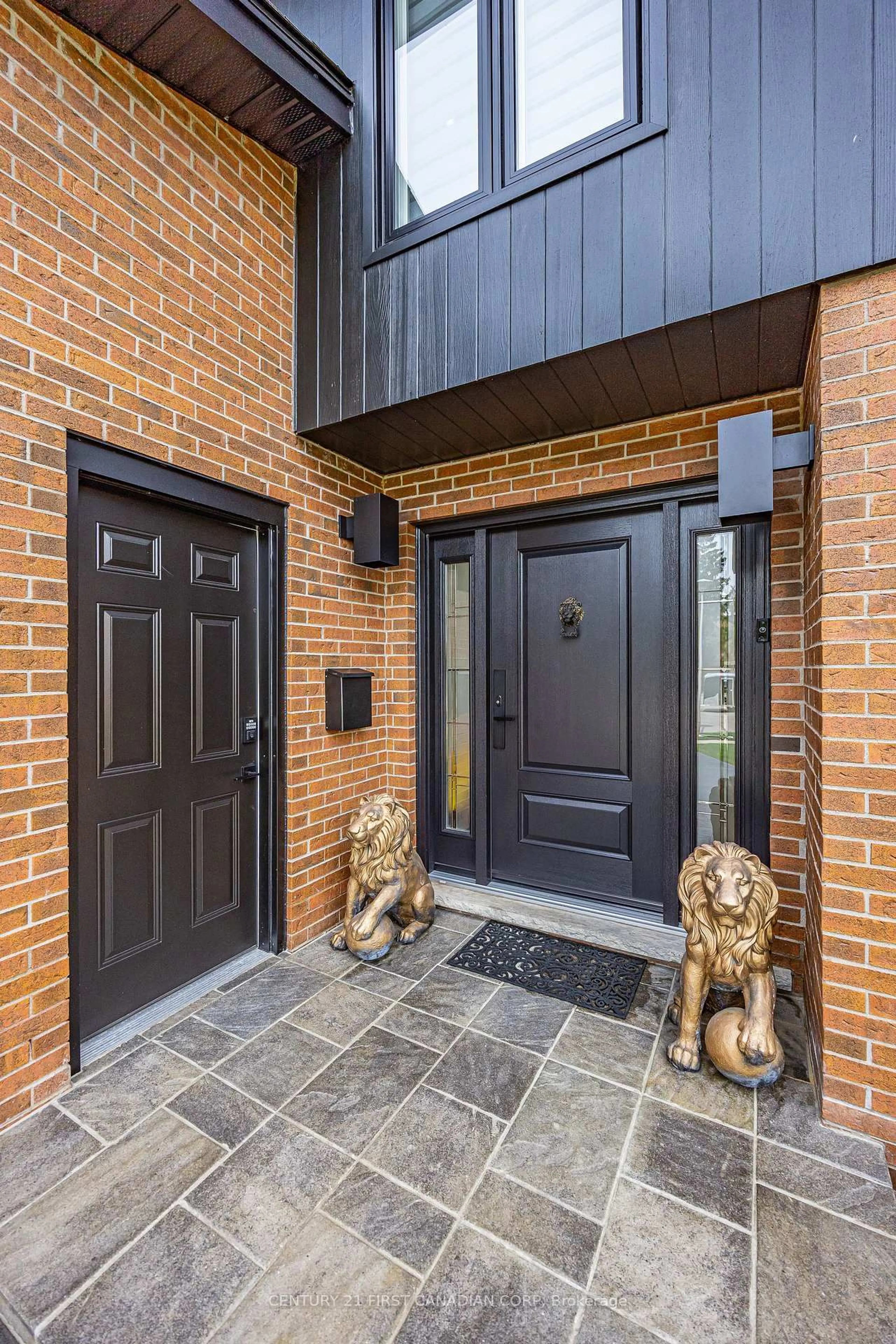 Home with brick exterior material, street for 28 Lindbrook Crt, London North Ontario N5X 2L3