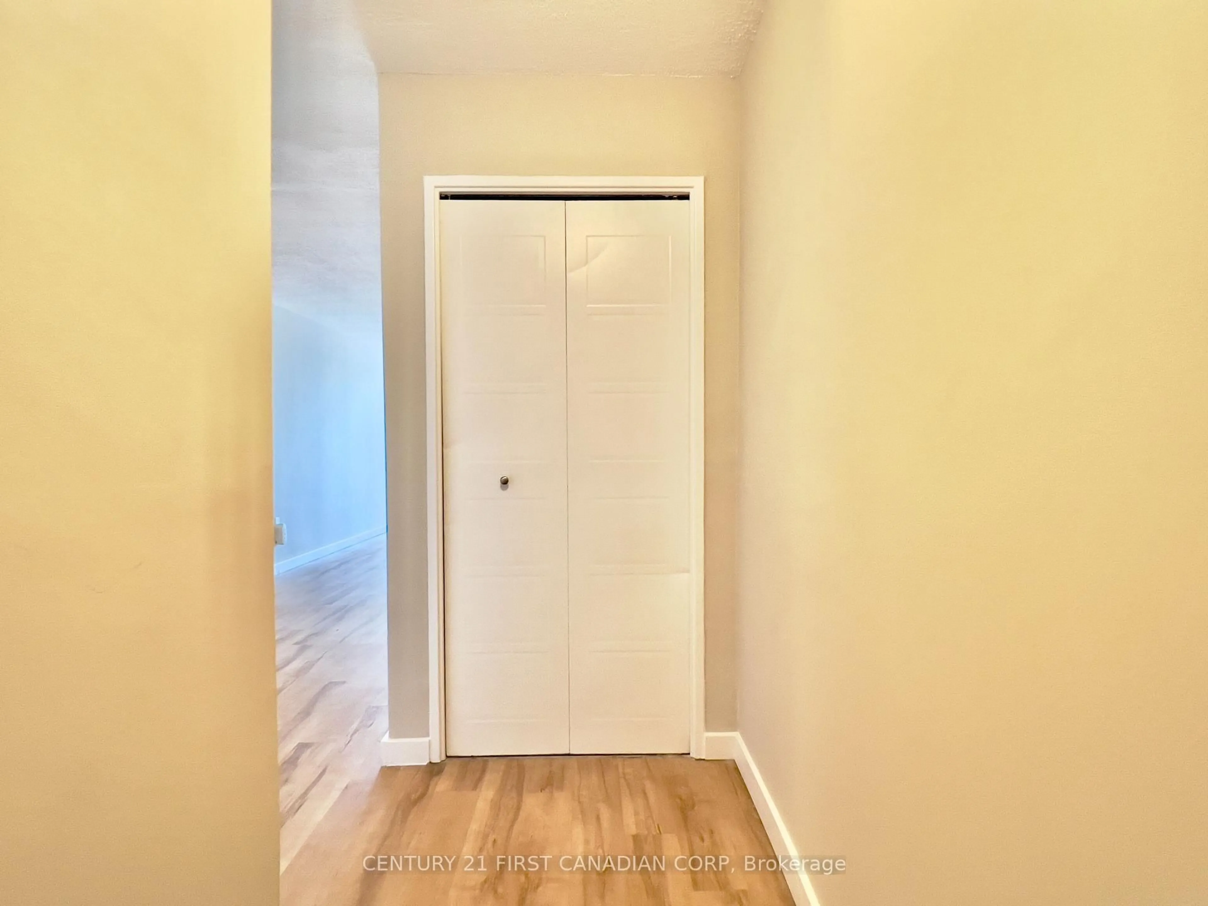 Indoor entryway for 573 Mornington Ave #1107, London East Ontario N5Y 4T9