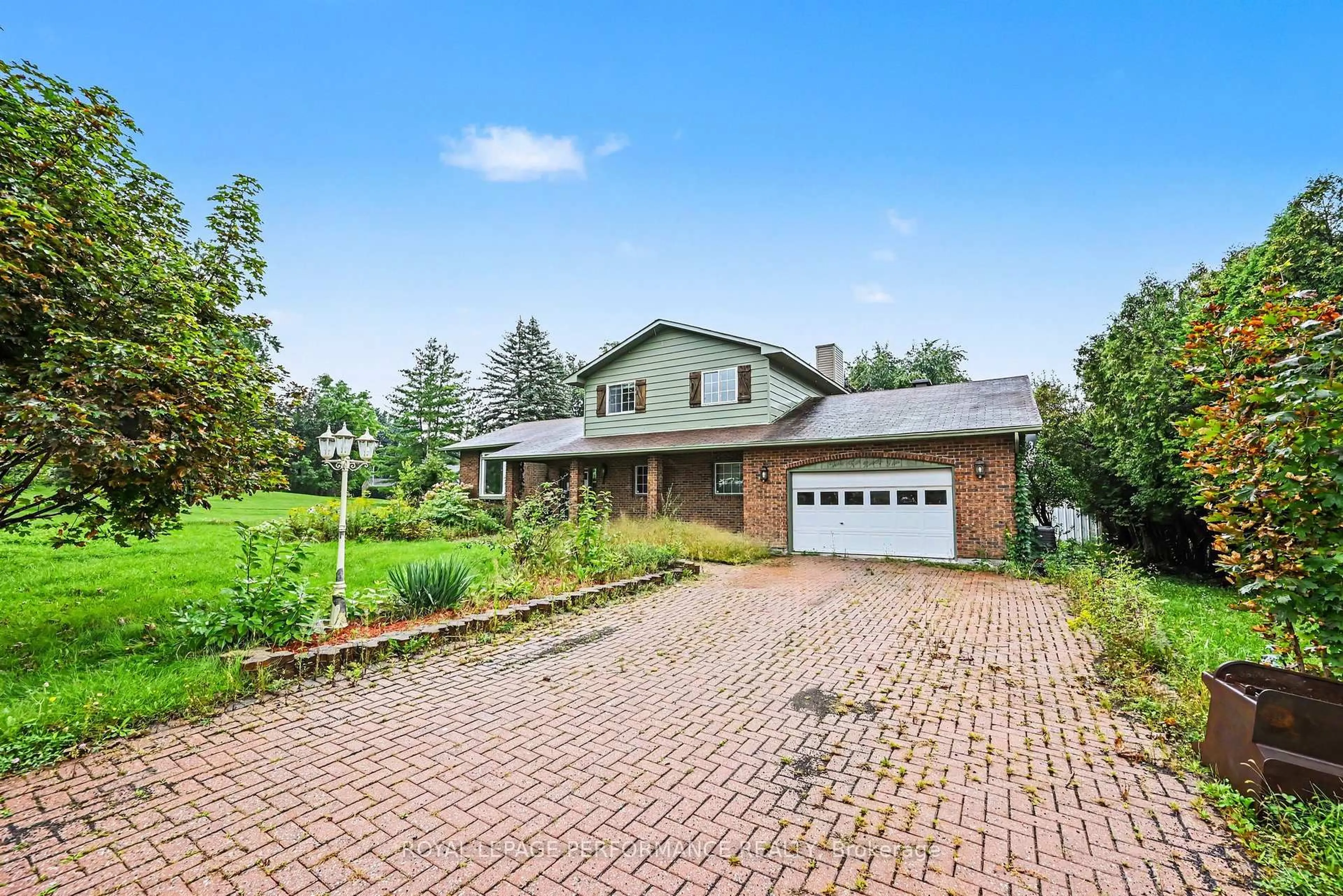 A pic from outside/outdoor area/front of a property/back of a property/a pic from drone, street for 3494 Marydale Ave, South Stormont Ontario K6K 1N9