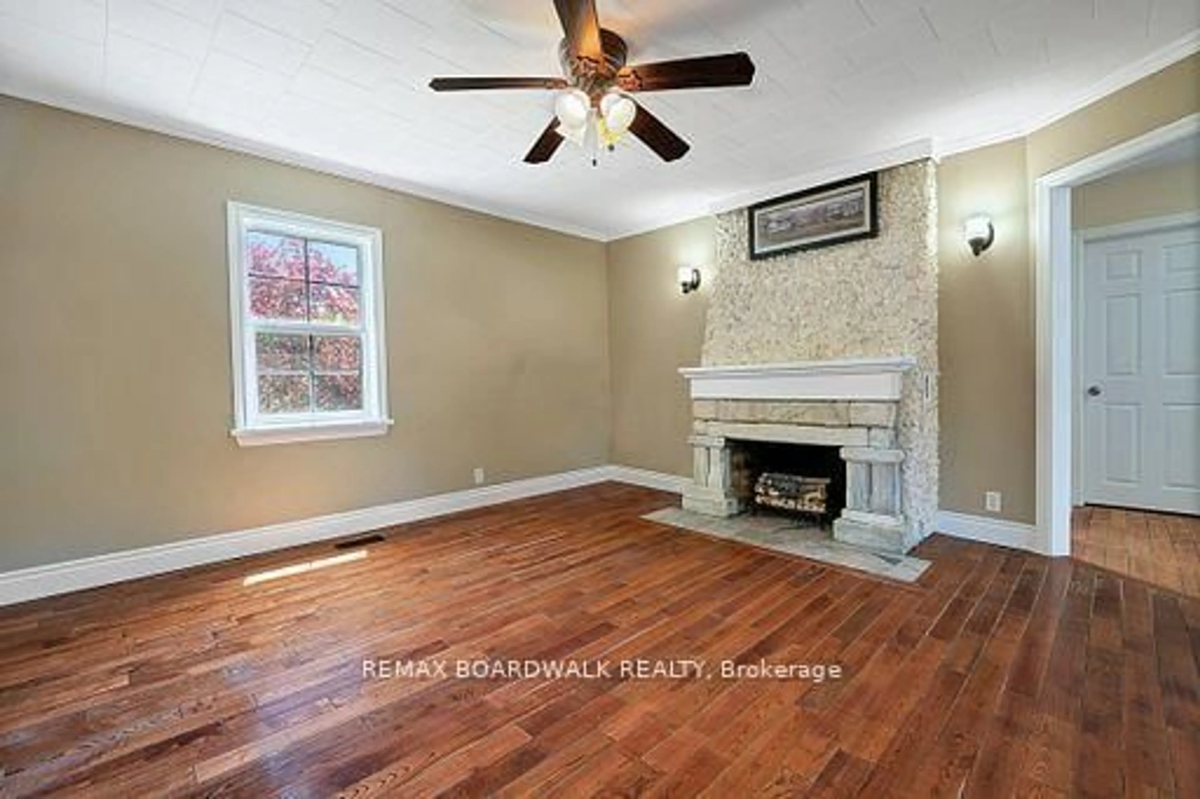 Living room with furniture, unknown for 96 York St, Lanark Ontario K0G 1K0