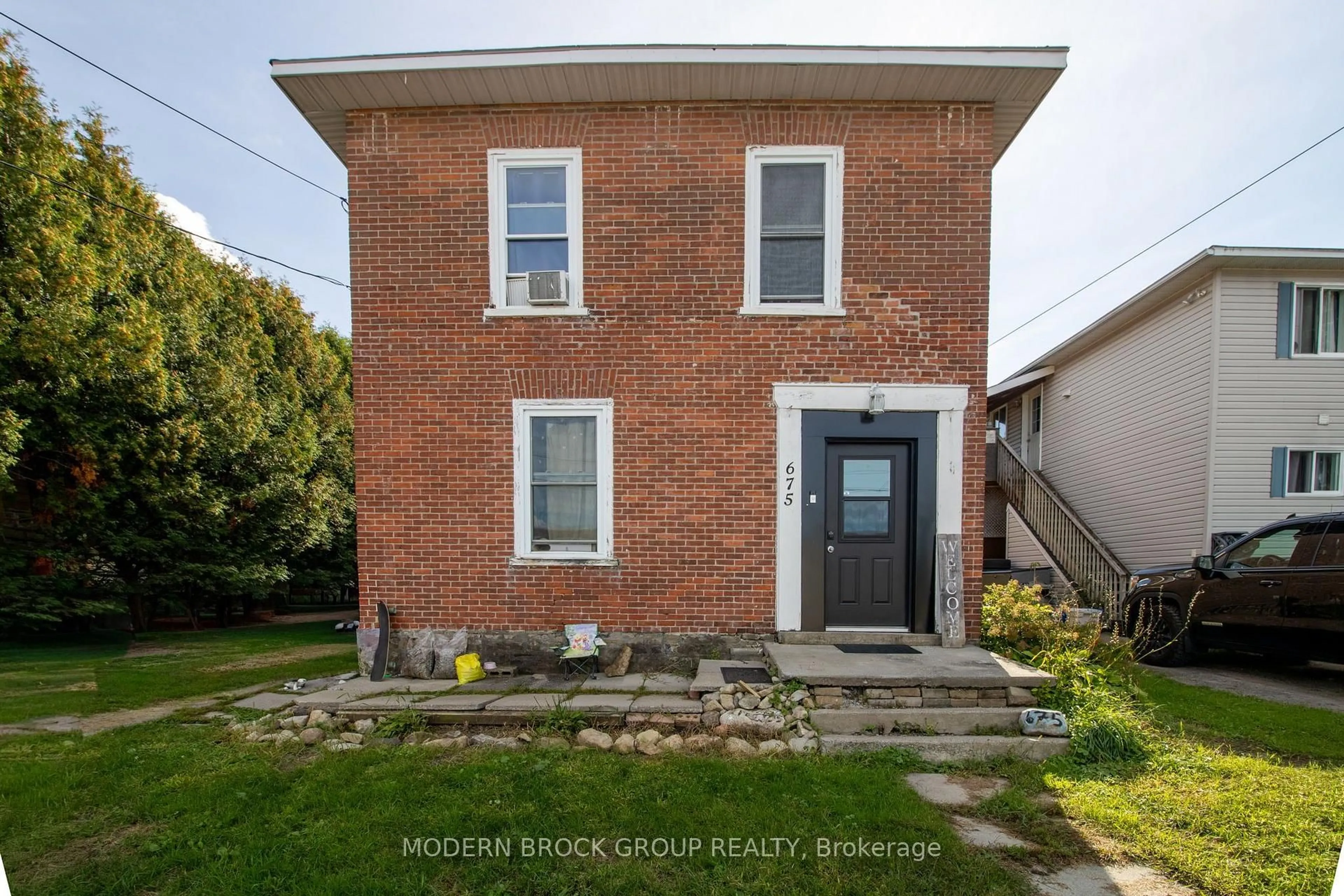 Home with brick exterior material, building for 675 Zaire St, Prescott Ontario K0E 1T0