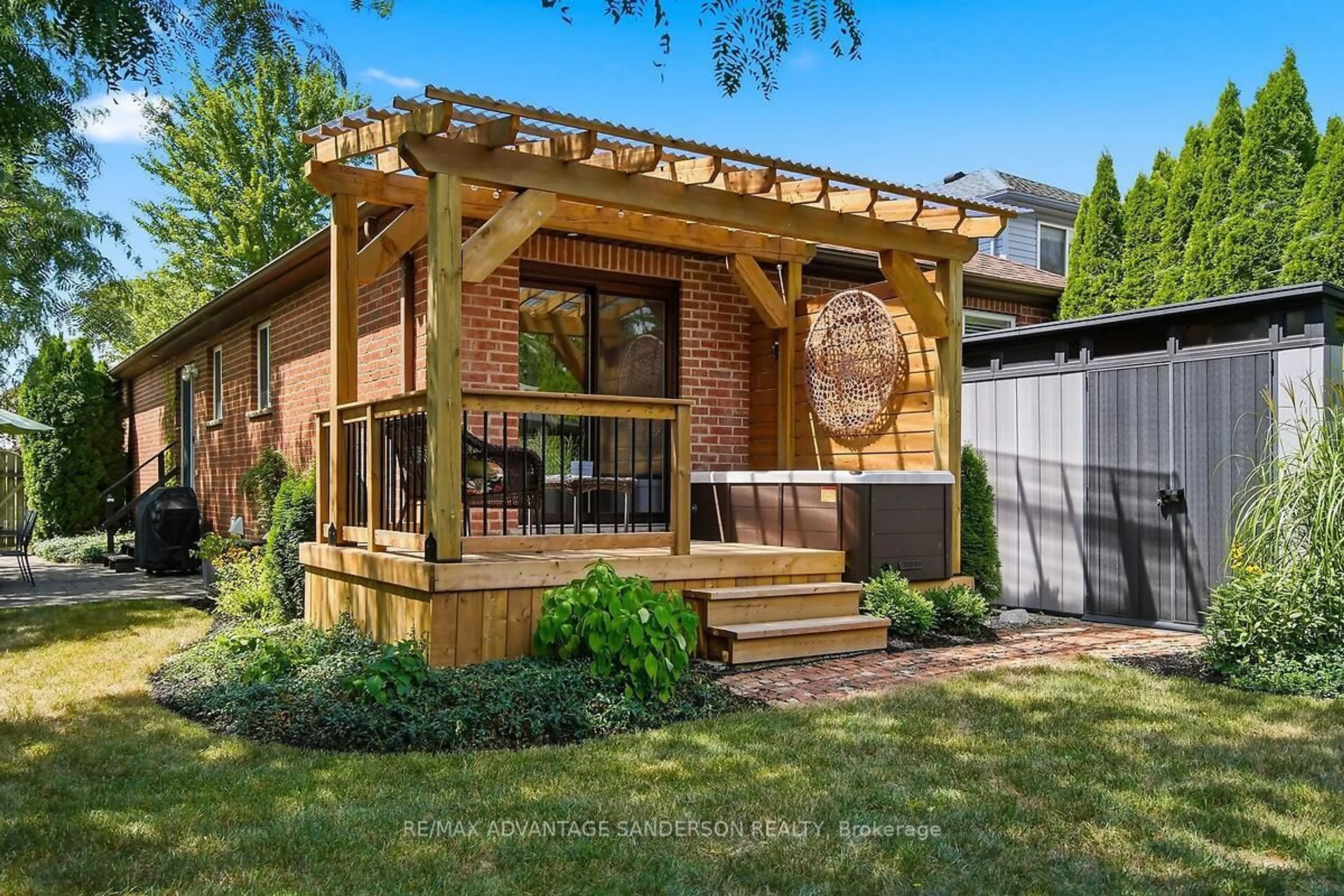 Home with brick exterior material, unknown for 70 Maxine Crt, Middlesex Centre Ontario N0L 1R0