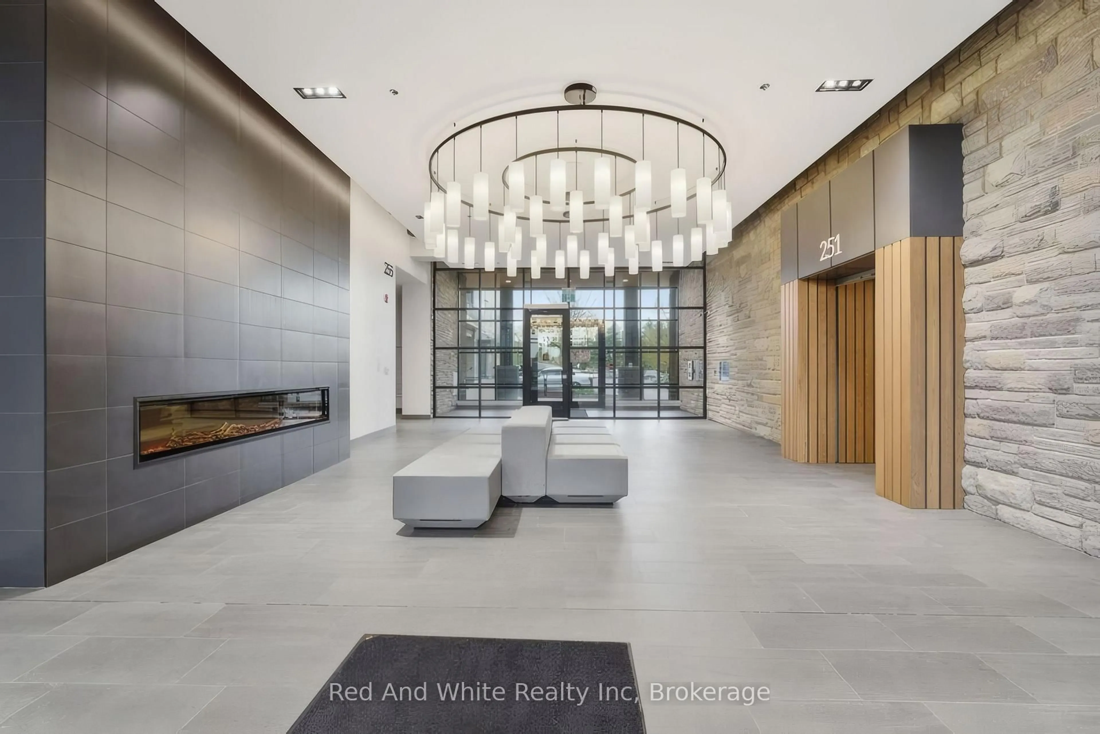 Indoor foyer for 251 NORTHFIELD Dr #312, Waterloo Ontario N2K 0G9