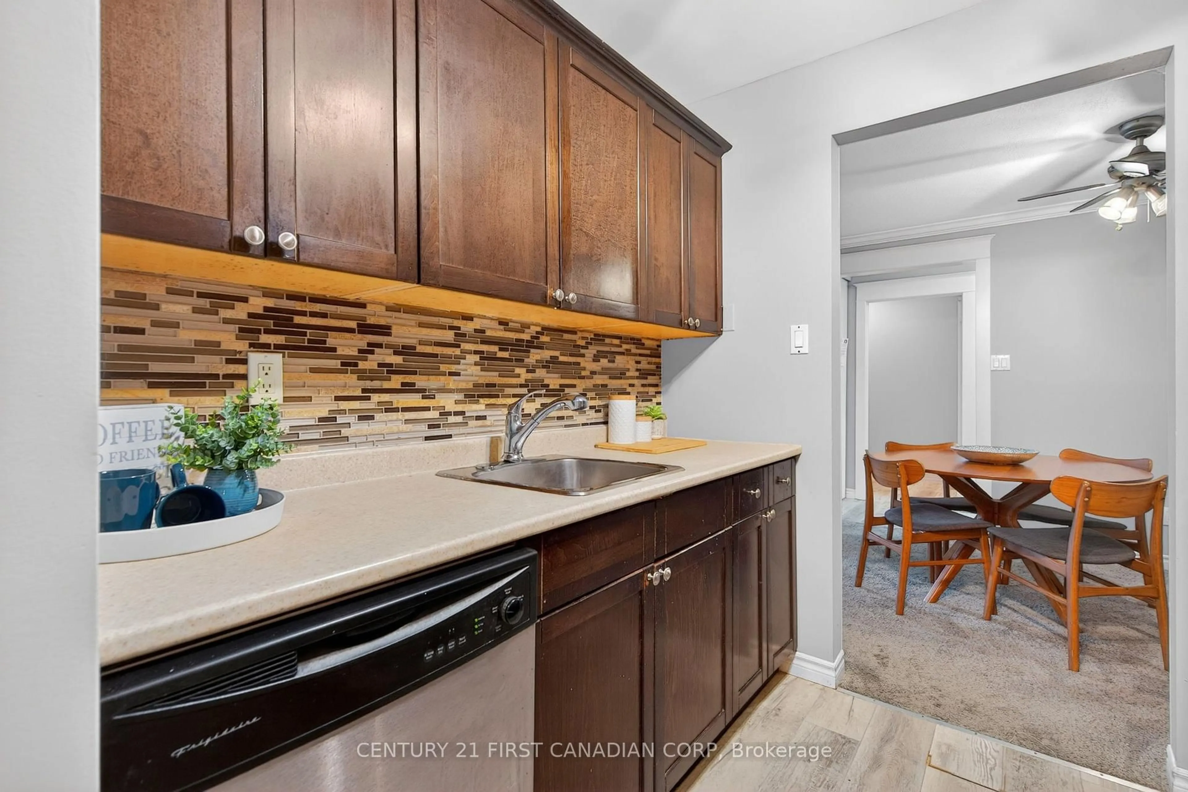 Standard kitchen, ceramic/tile floor for 1096 Jalna Blvd #62, London South Ontario N6E 3B8