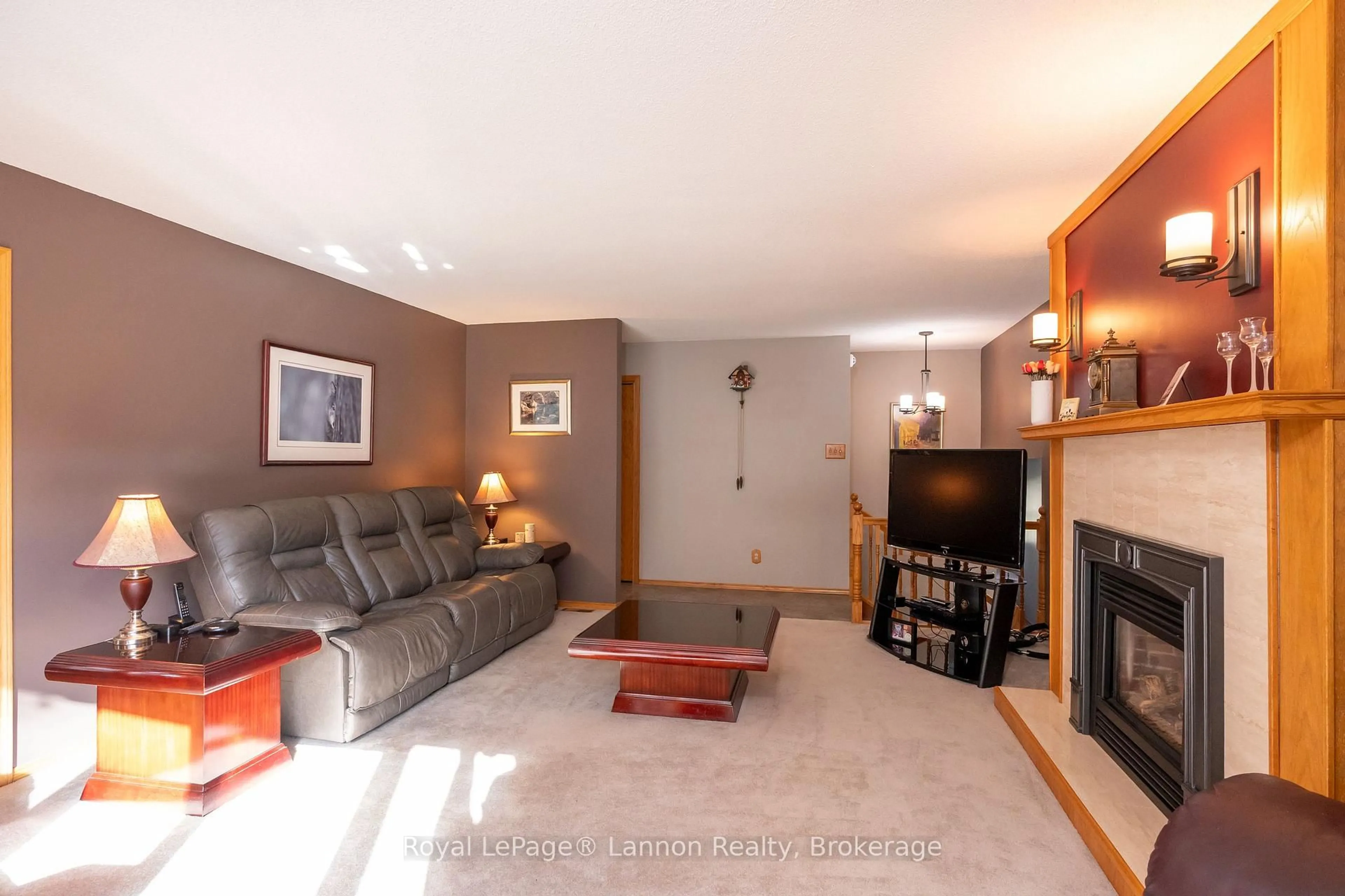 Living room with furniture, unknown for 110 Chercover Dr, Thunder Bay Ontario P7G 1A7
