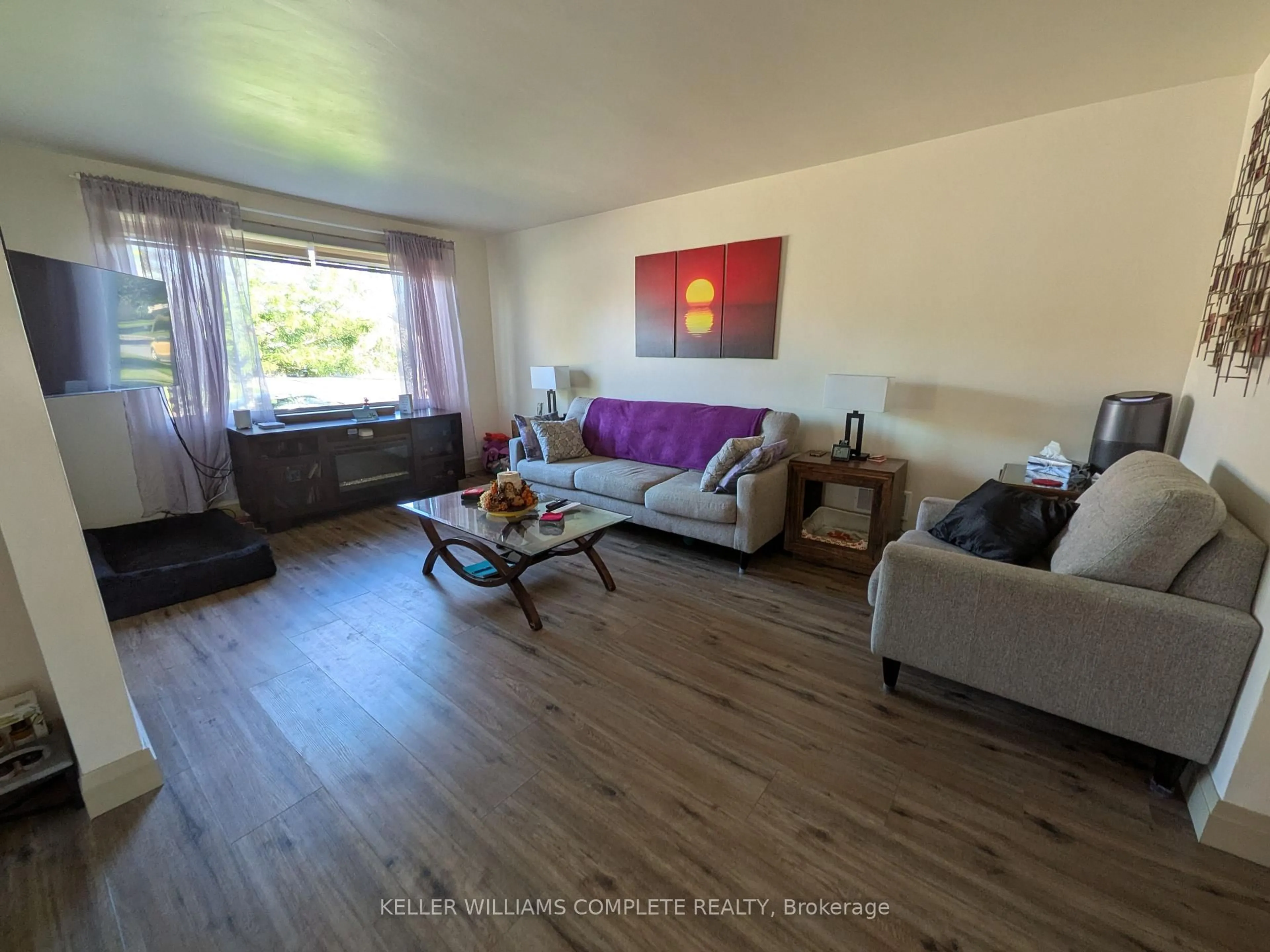 Living room with furniture, unknown for 487 SCHOLFIELD Ave, Welland Ontario L3B 1N3