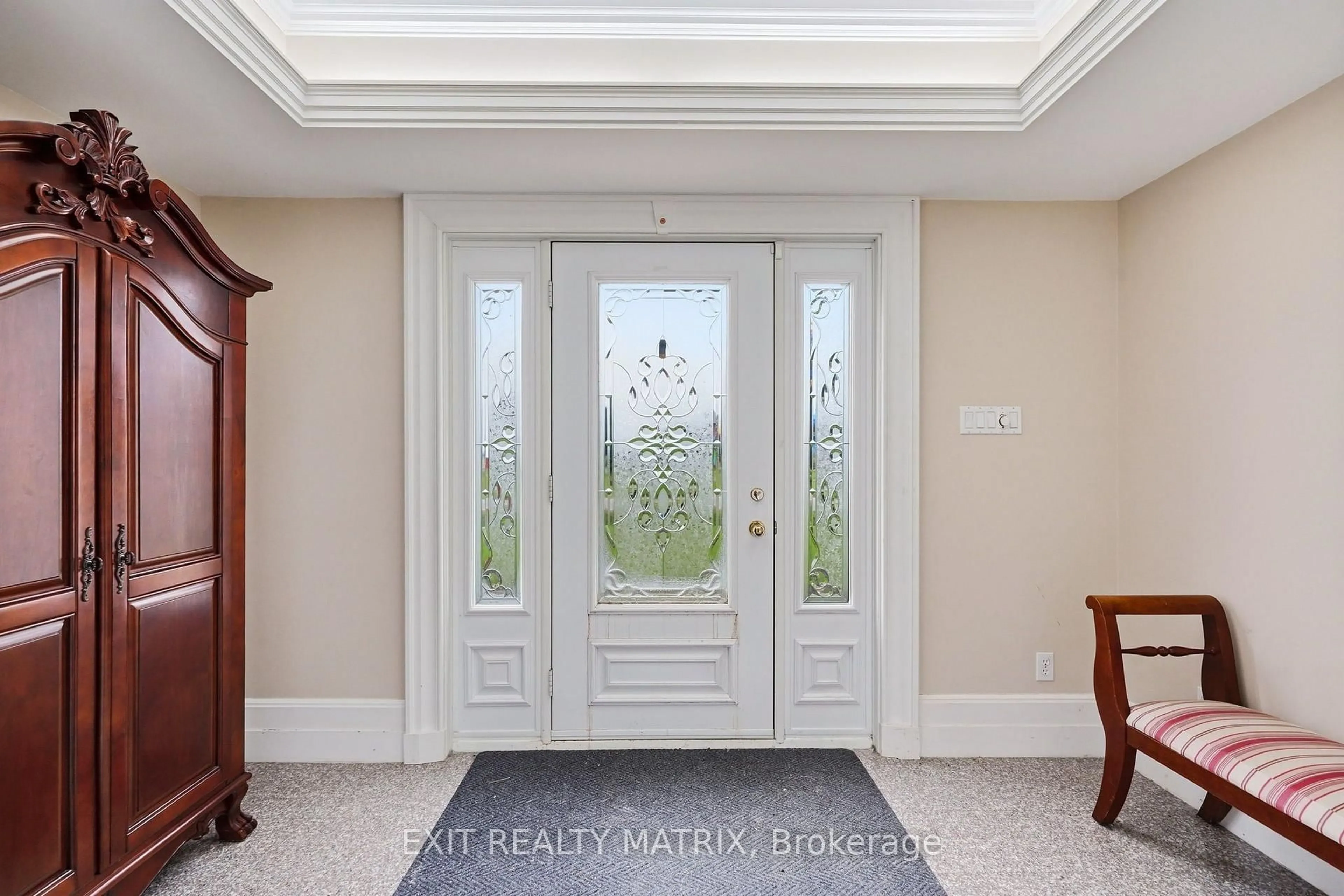 Indoor entryway for 1966 Cassburn Rd, Champlain Ontario K0B 1K0
