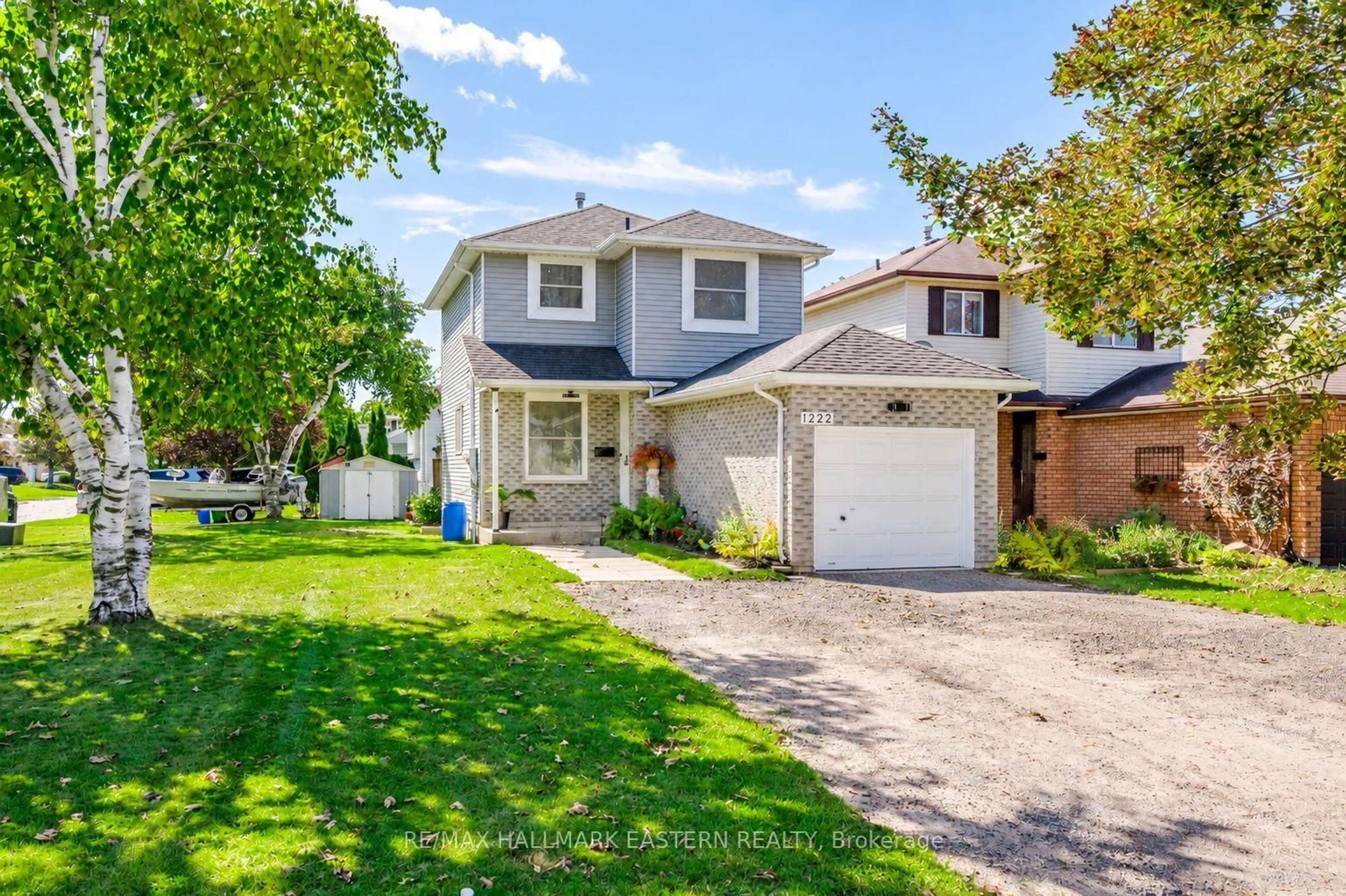 Home with vinyl exterior material, street for 1222 Huntington Circ, Peterborough Ontario K9K 2B5