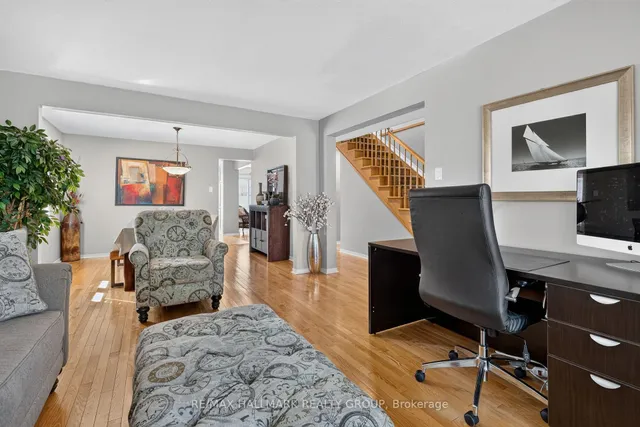 518 Des Conifers Cres, Ottawa 4