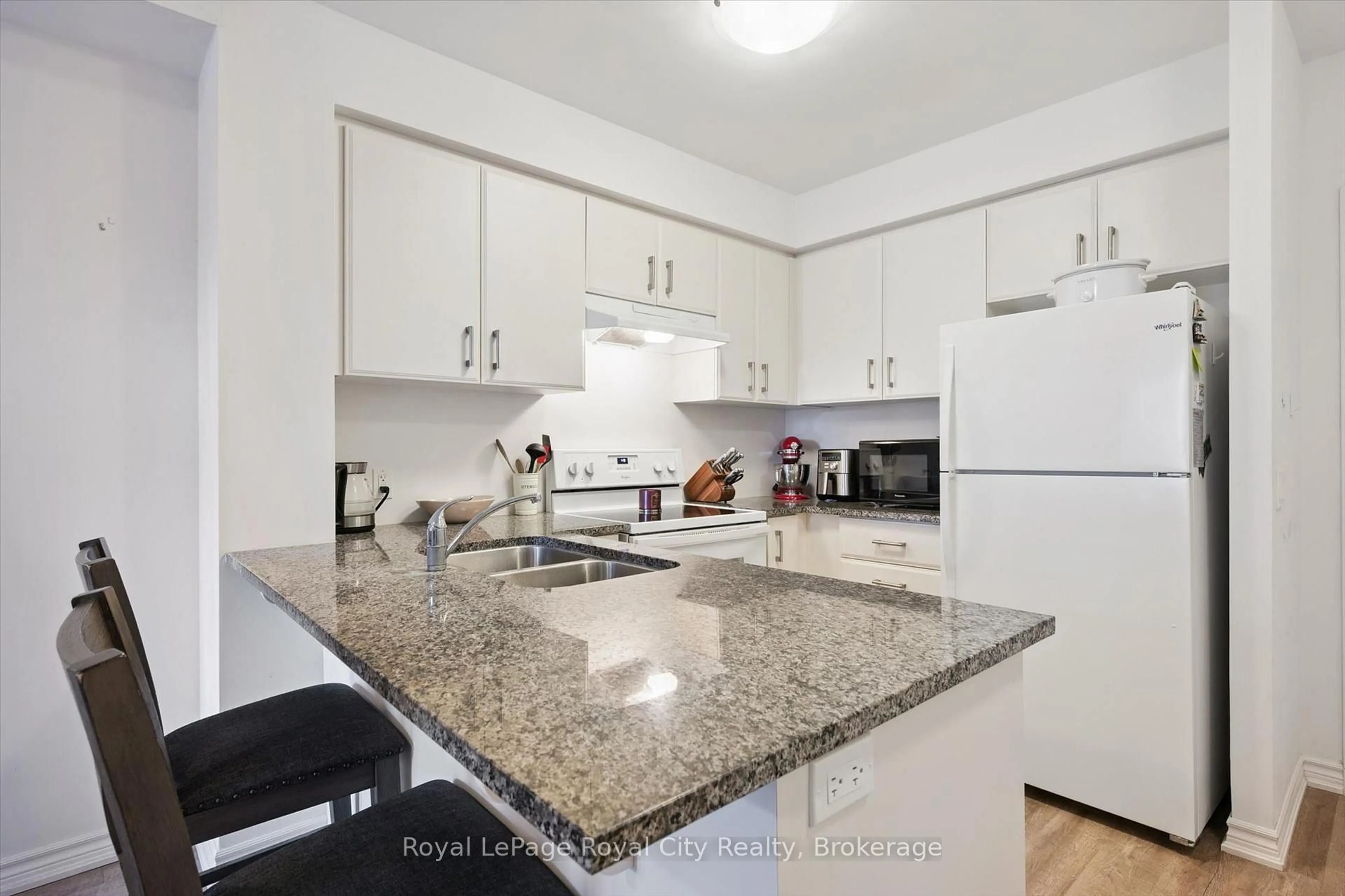Standard kitchen, unknown for 1284 Gordon St #229, Guelph Ontario N1L 0M8