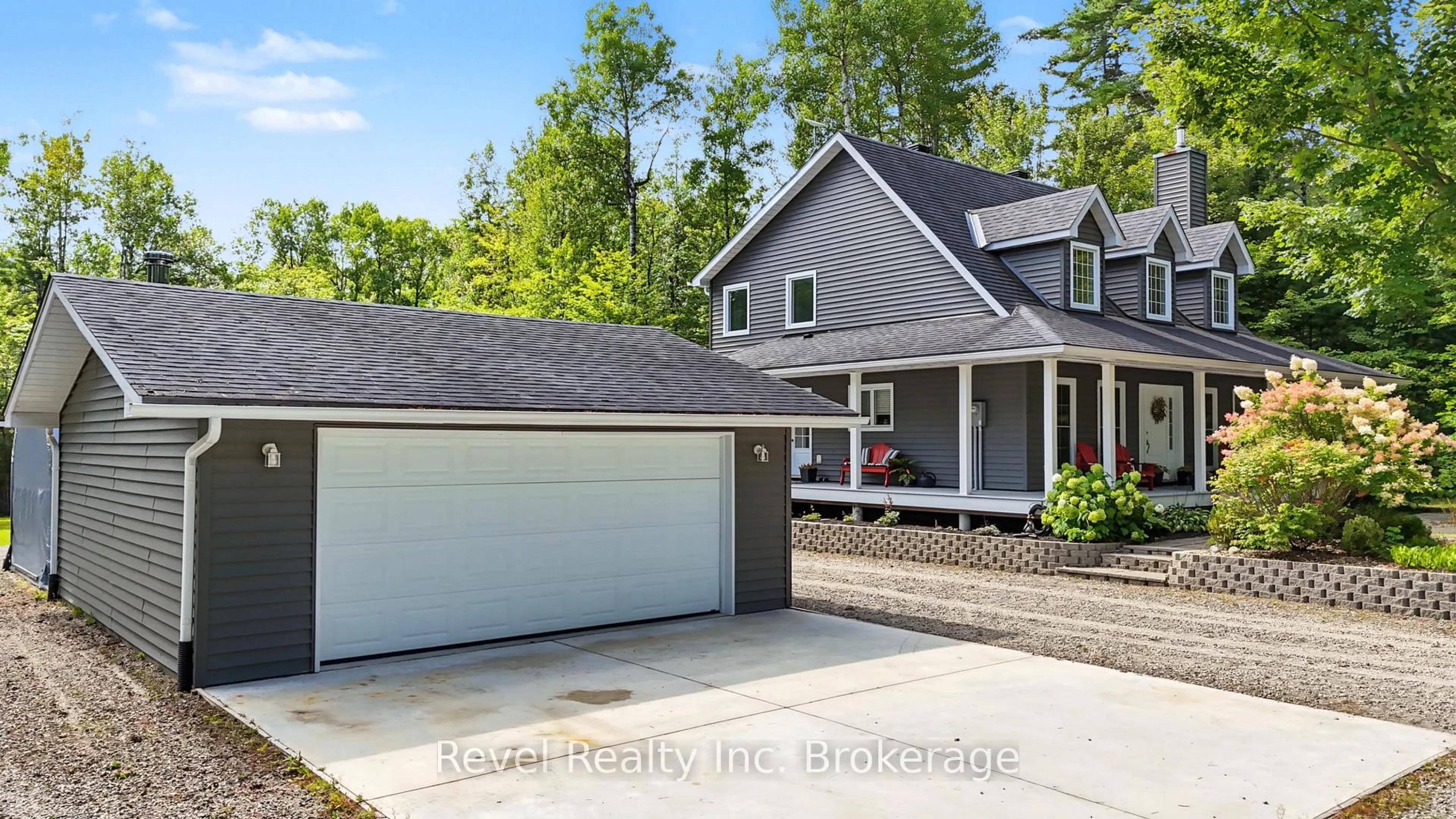 Home with vinyl exterior material, street for 99 LAURENTIAN Cres, Mattawan Ontario P0H 1V0