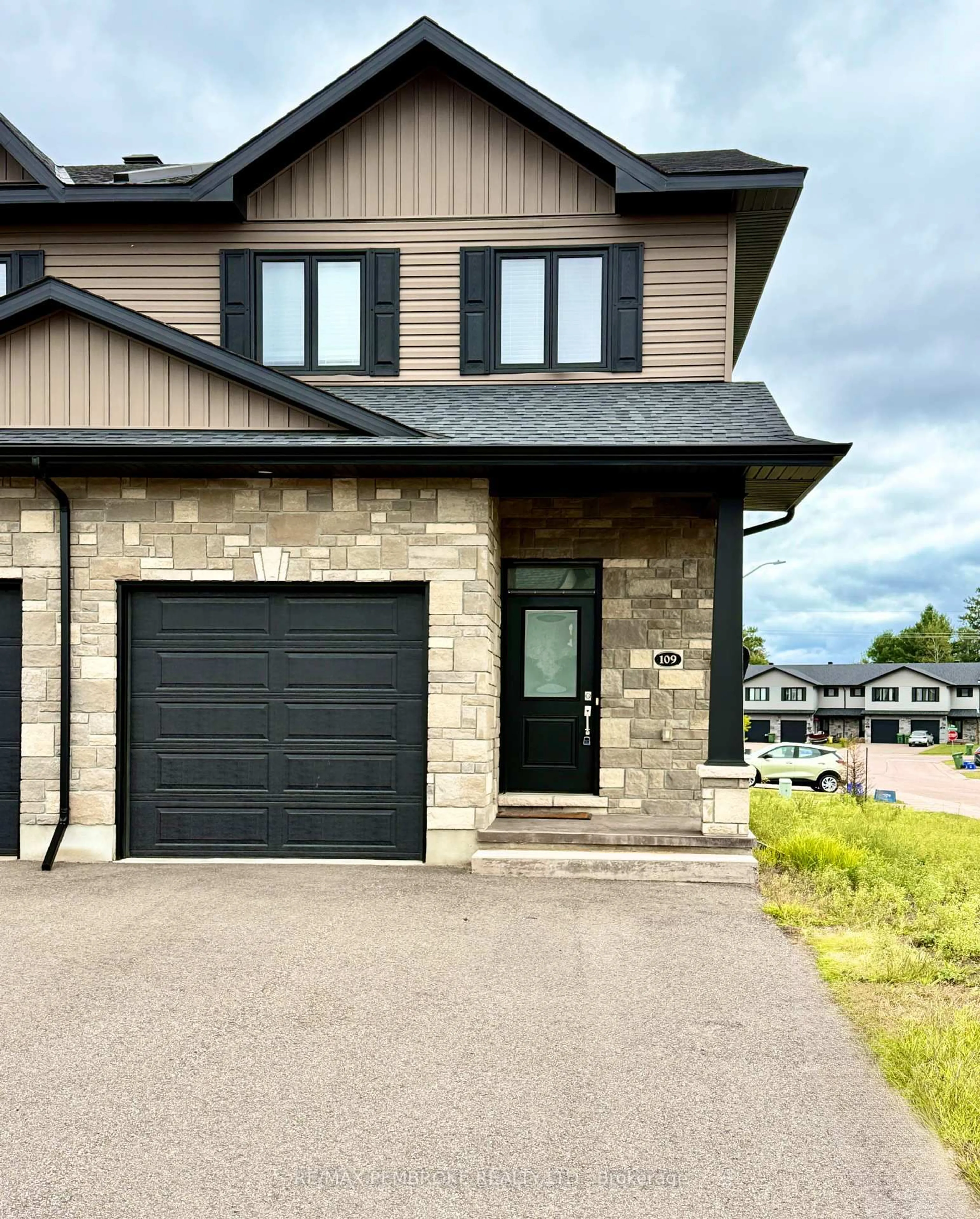 Home with brick exterior material, street for 109 CHAD St, Petawawa Ontario K8H 0G9