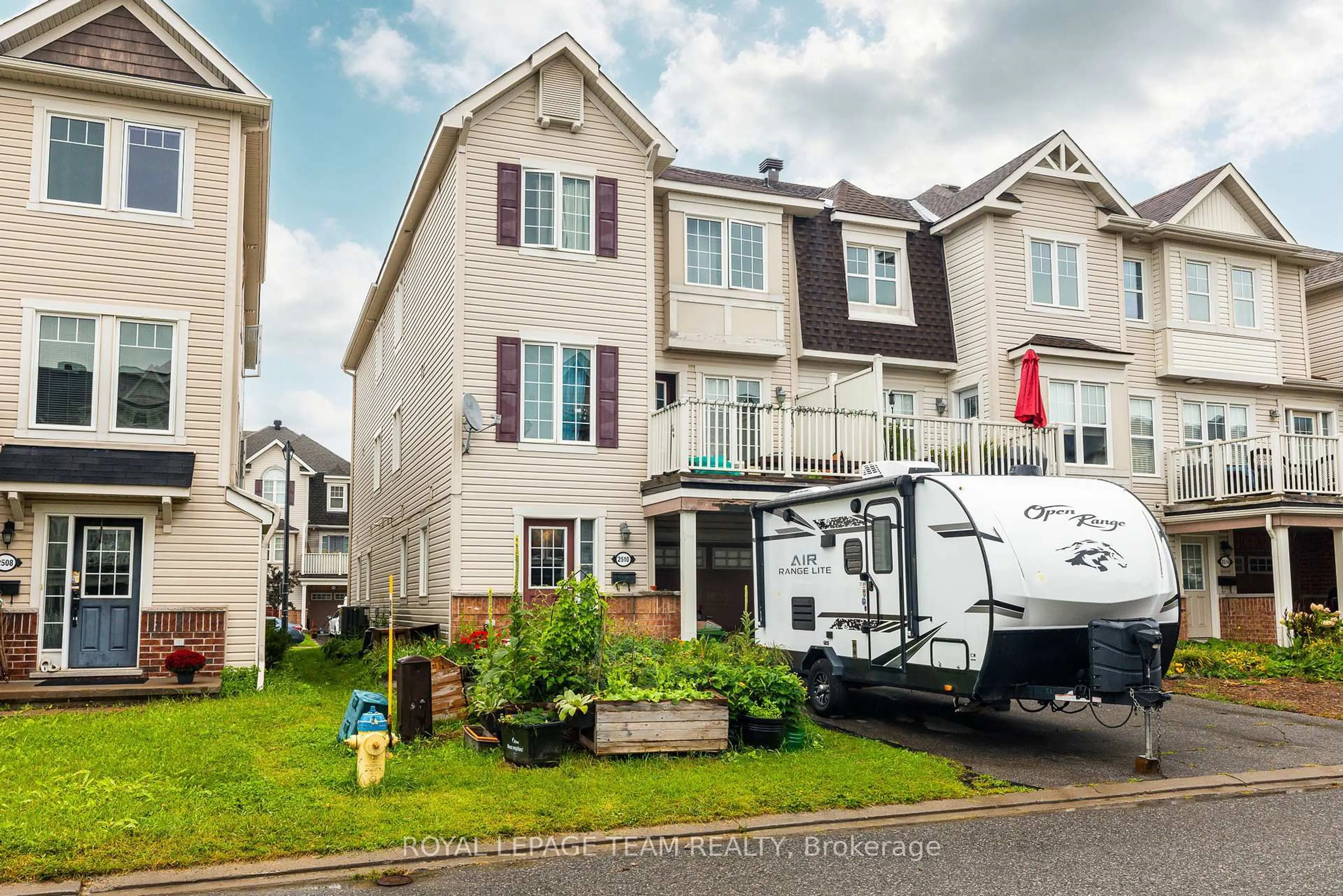Home with vinyl exterior material, street for 2510 Nutgrove Ave, Ottawa Ontario K2J 0X3