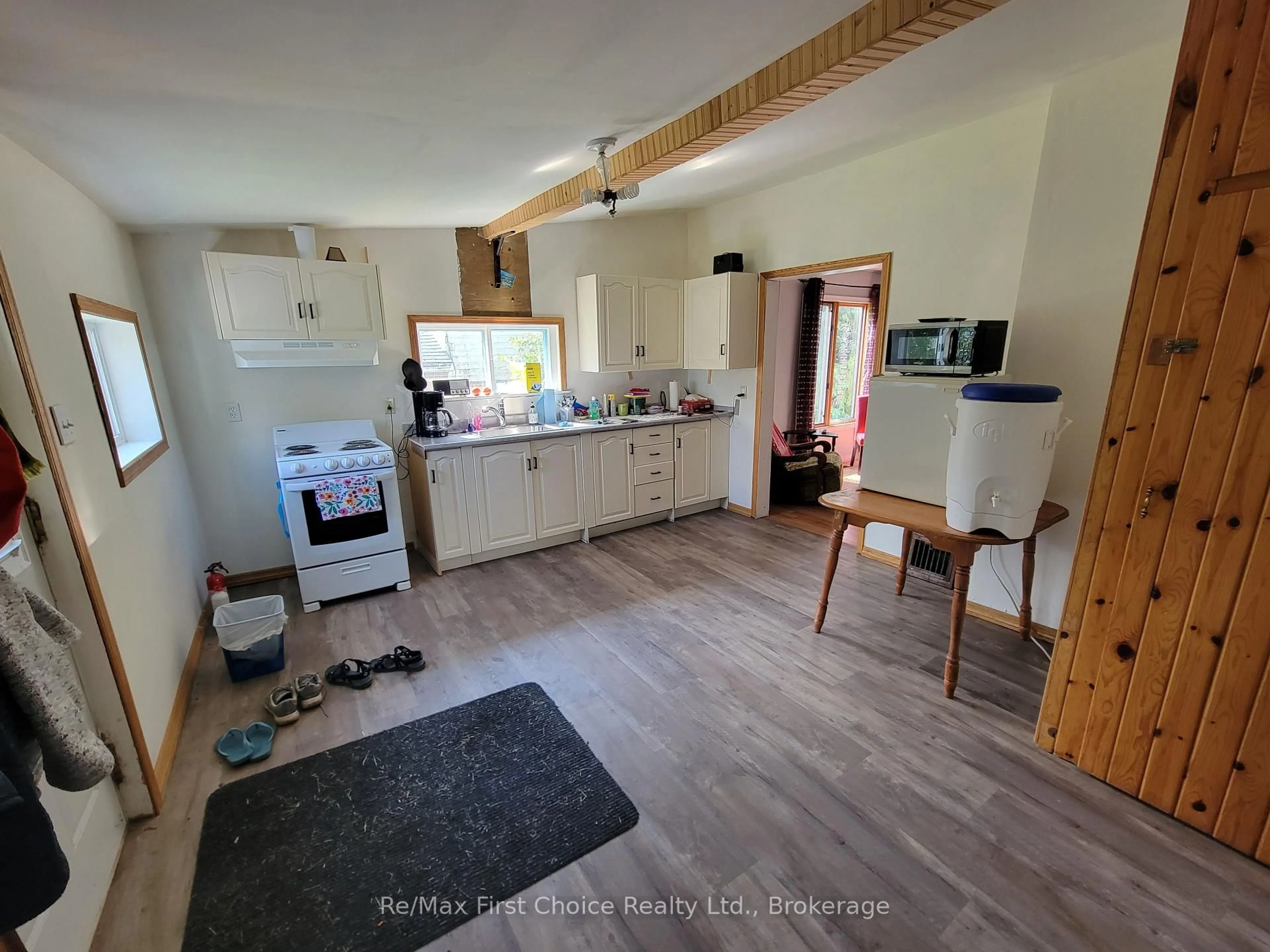 Standard kitchen, unknown for 216 Sixth St, Rainy River Ontario P0W 1L0