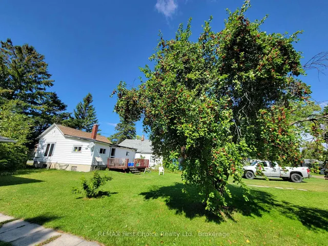 216 Sixth St, Rainy River 5