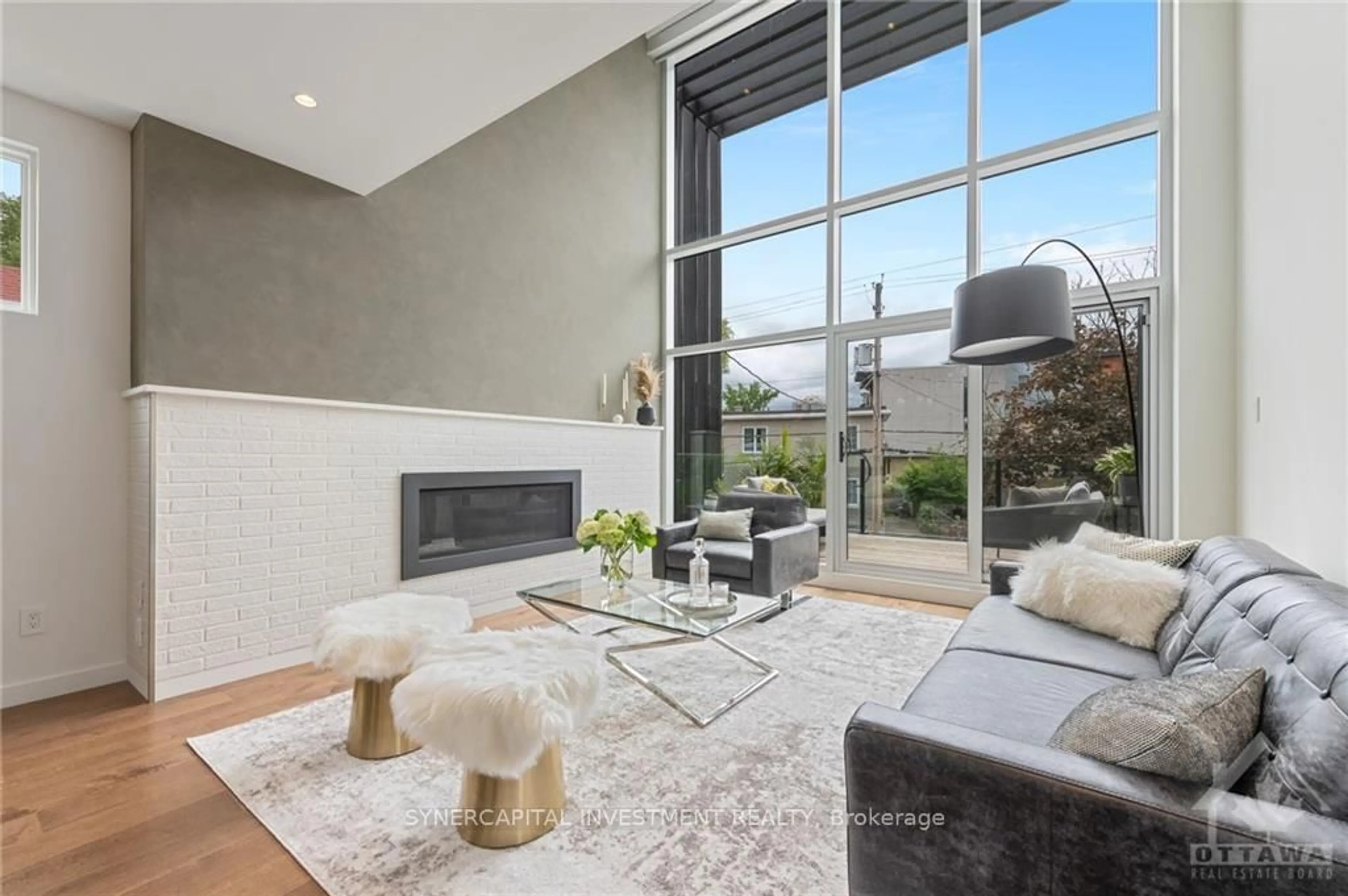 Living room with furniture, unknown for 123 PUTMAN Ave, Ottawa Ontario K1M 1Z8
