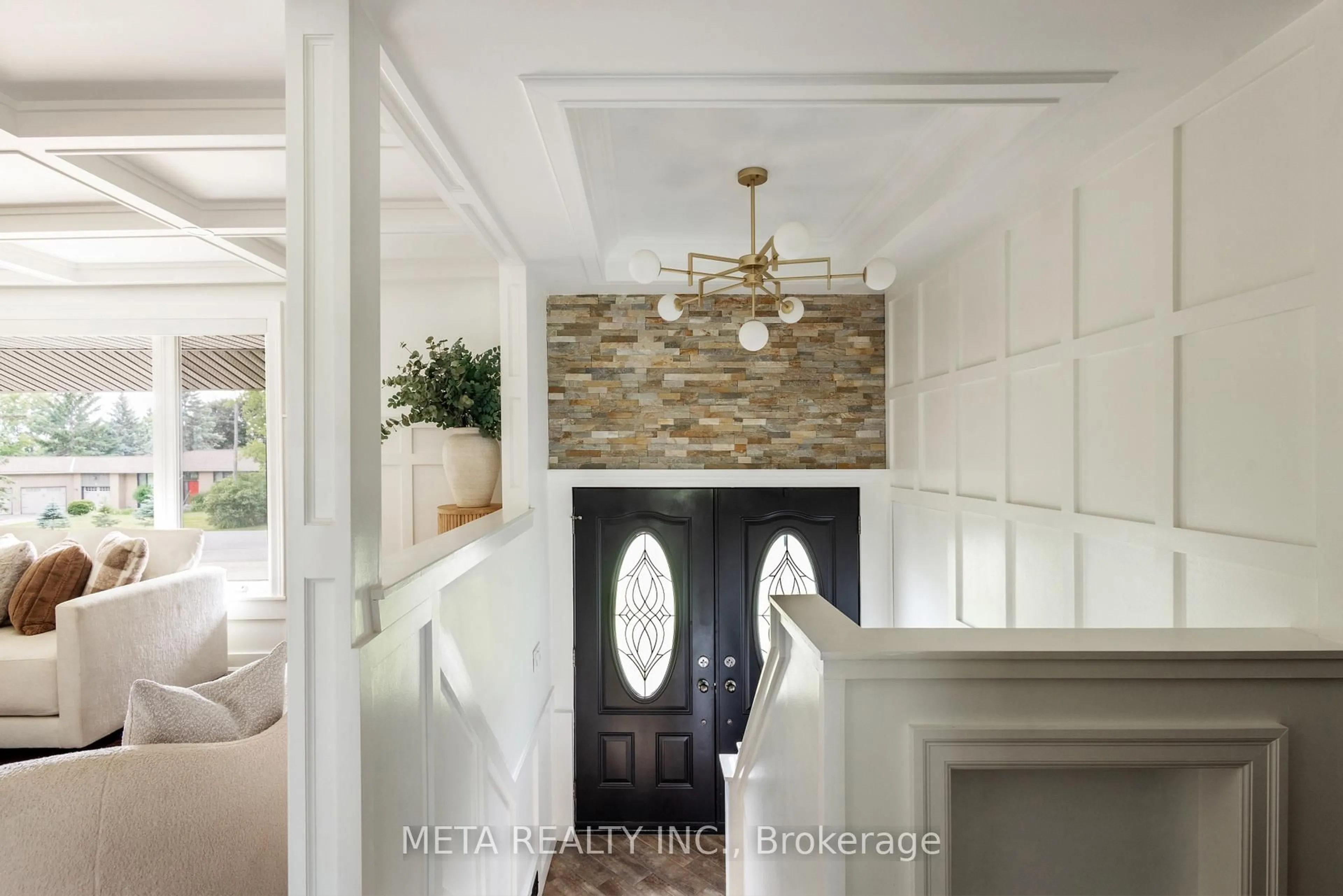 Indoor entryway for 3 Randy Ave, Mono Ontario L9W 1Z8