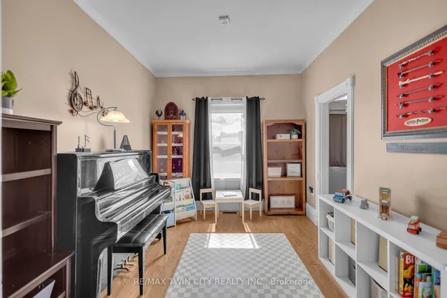 25 Usher St, Brantford 4